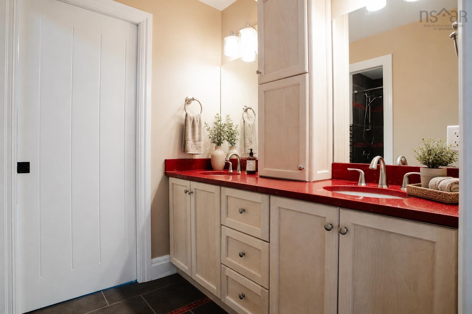 6177 Regina Terrace, South End, NS (MLS 202609805)