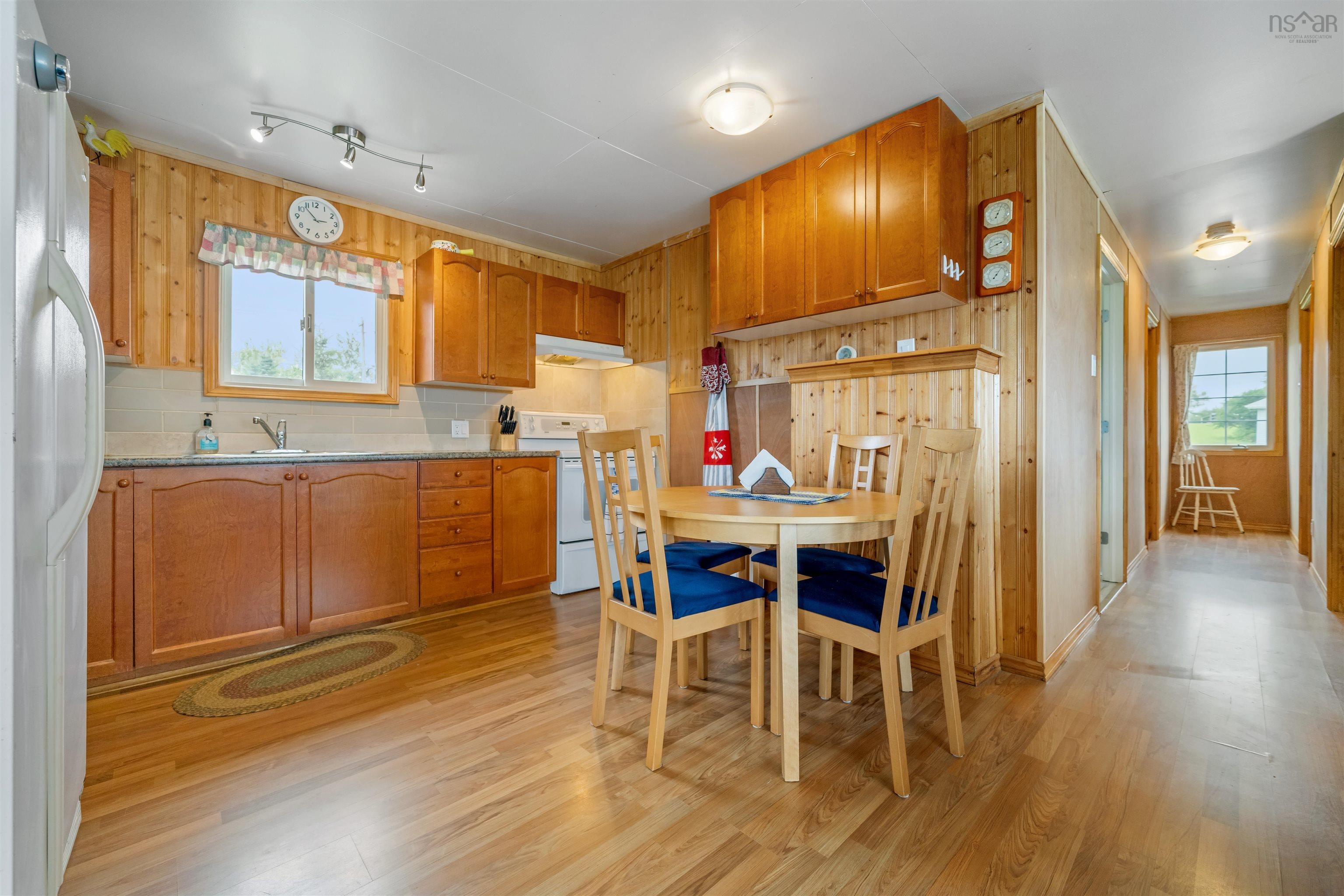 $349,900.00: 10 Sunrise Lane, Amherst Shore