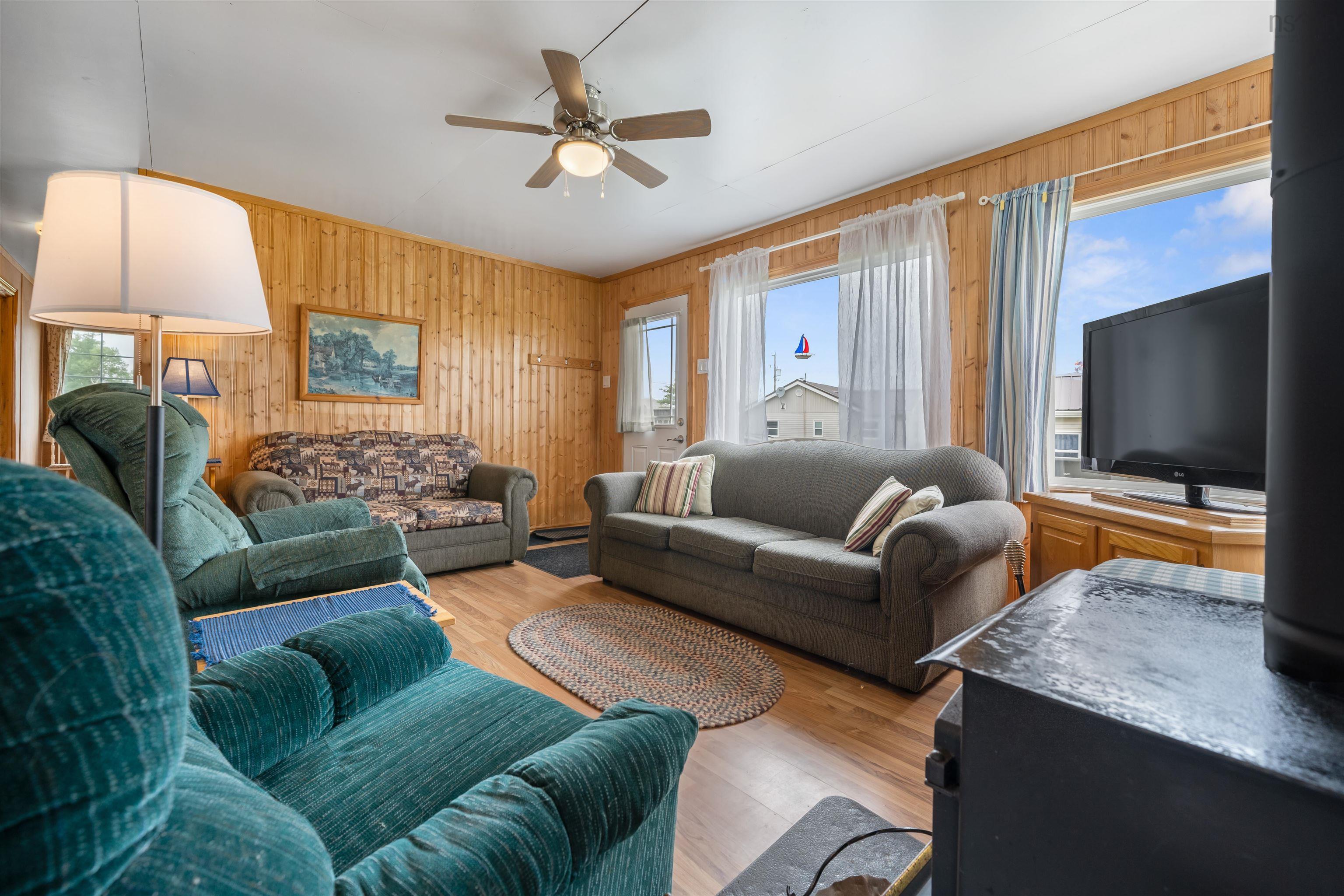 $349,900.00: 10 Sunrise Lane, Amherst Shore