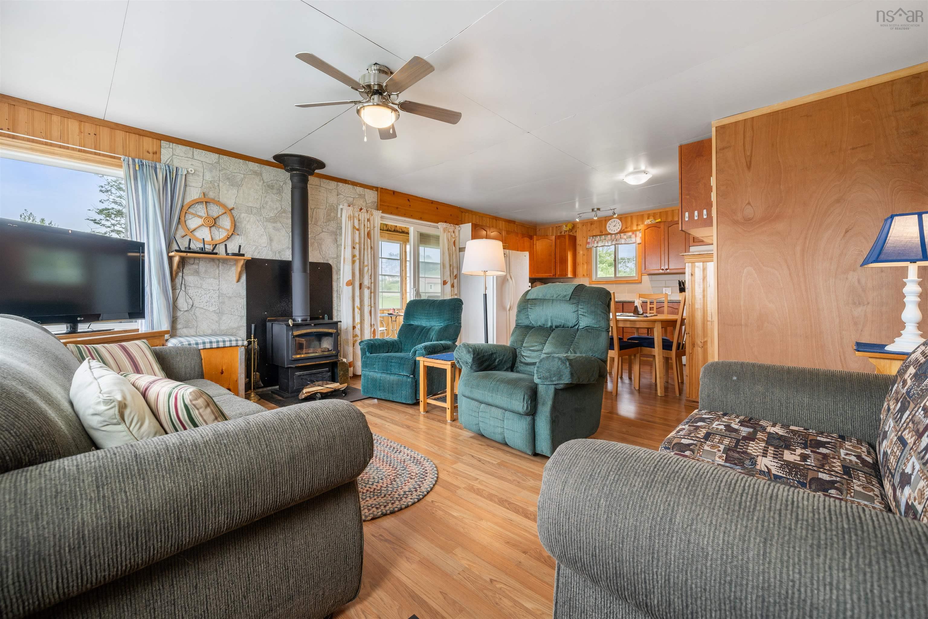 $349,900.00: 10 Sunrise Lane, Amherst Shore