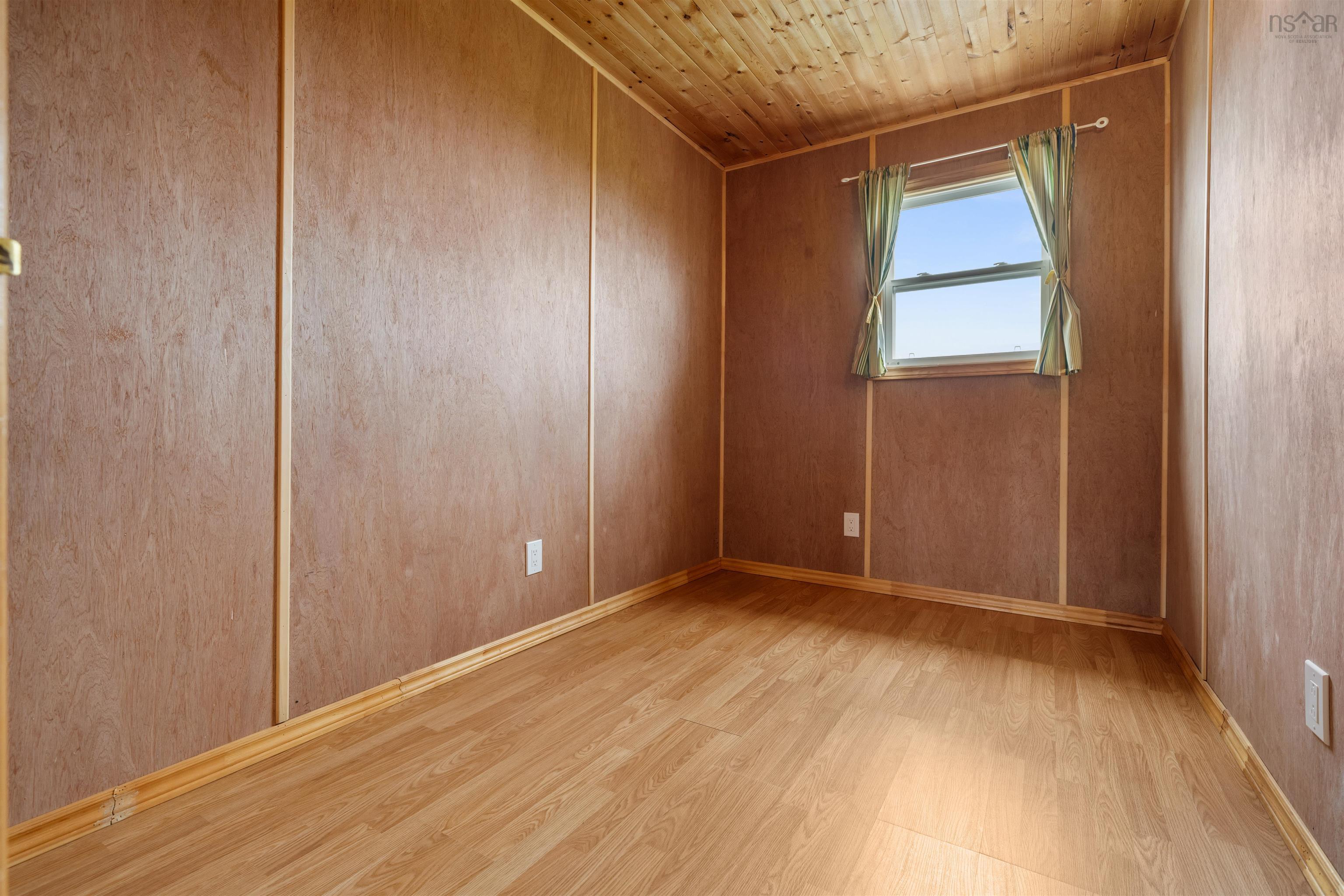 $349,900.00: 10 Sunrise Lane, Amherst Shore