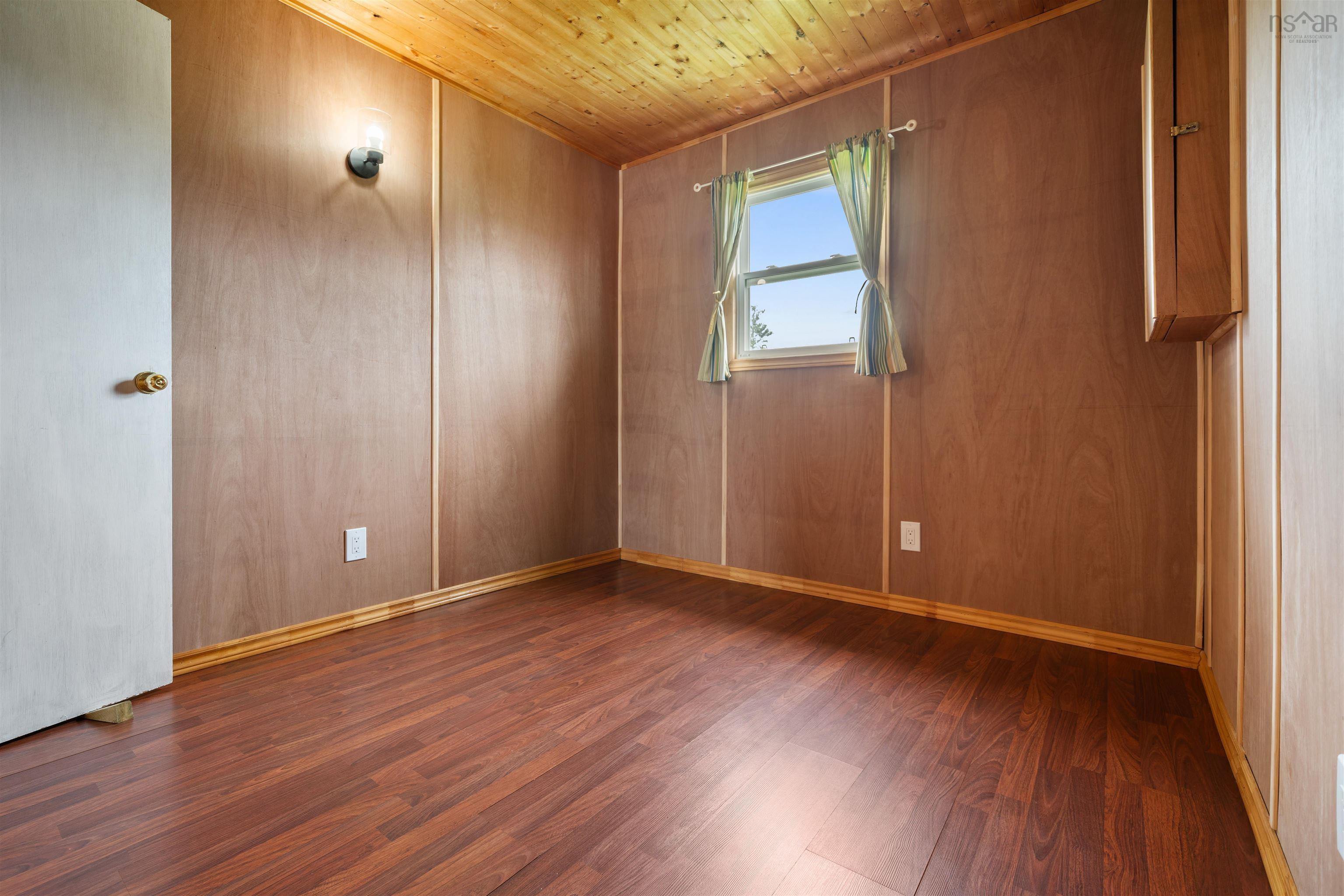 $349,900.00: 10 Sunrise Lane, Amherst Shore