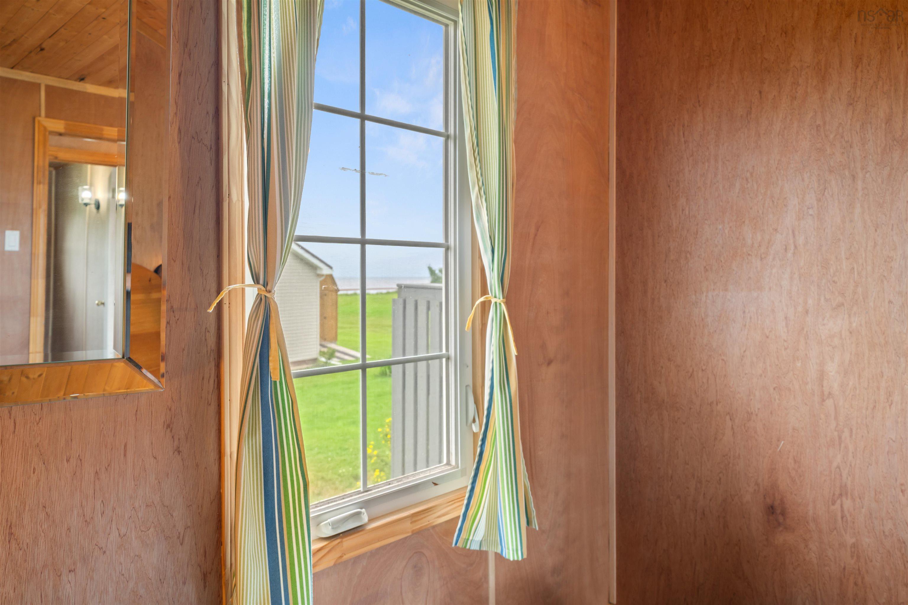 $349,900.00: 10 Sunrise Lane, Amherst Shore