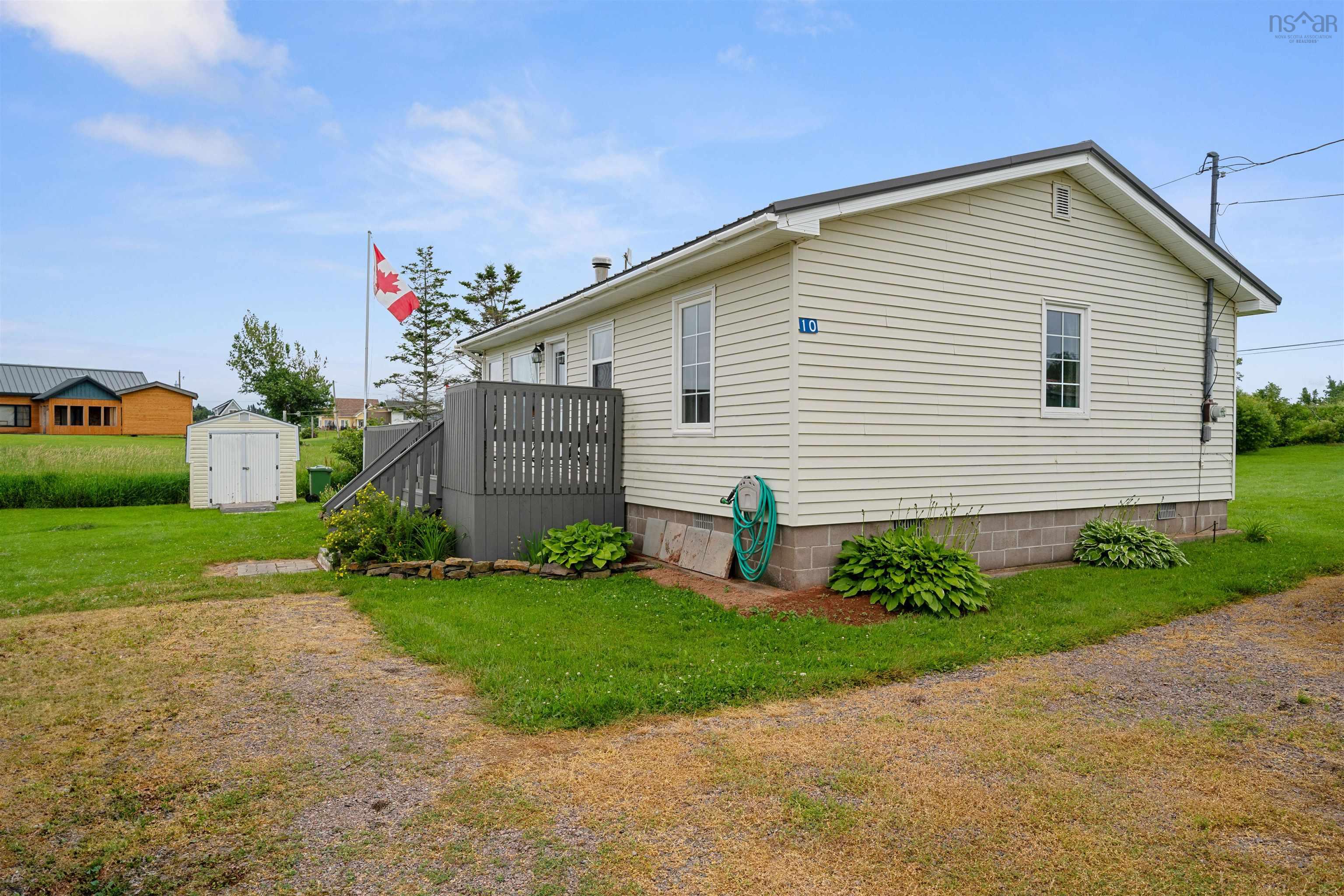 $349,900.00: 10 Sunrise Lane, Amherst Shore
