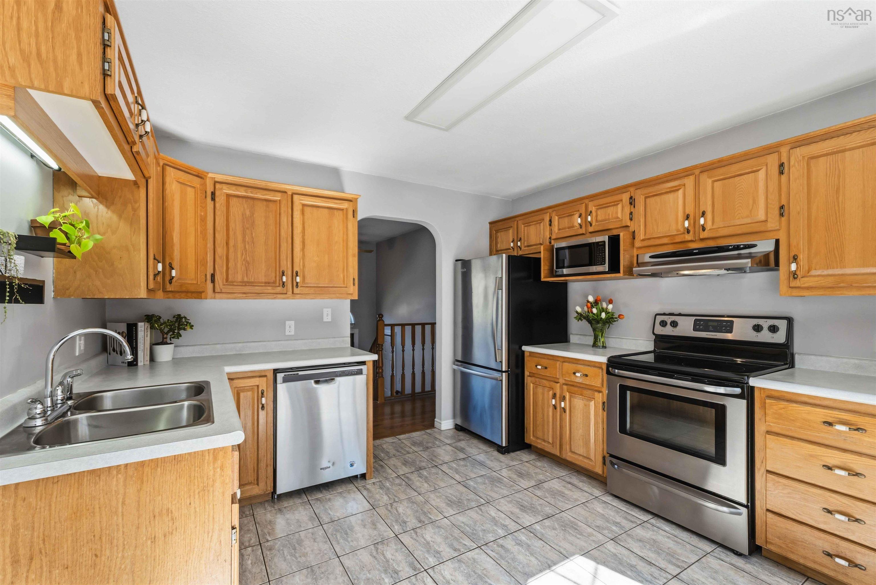 $490,000.00: 72 Adam Drive, South Farmington