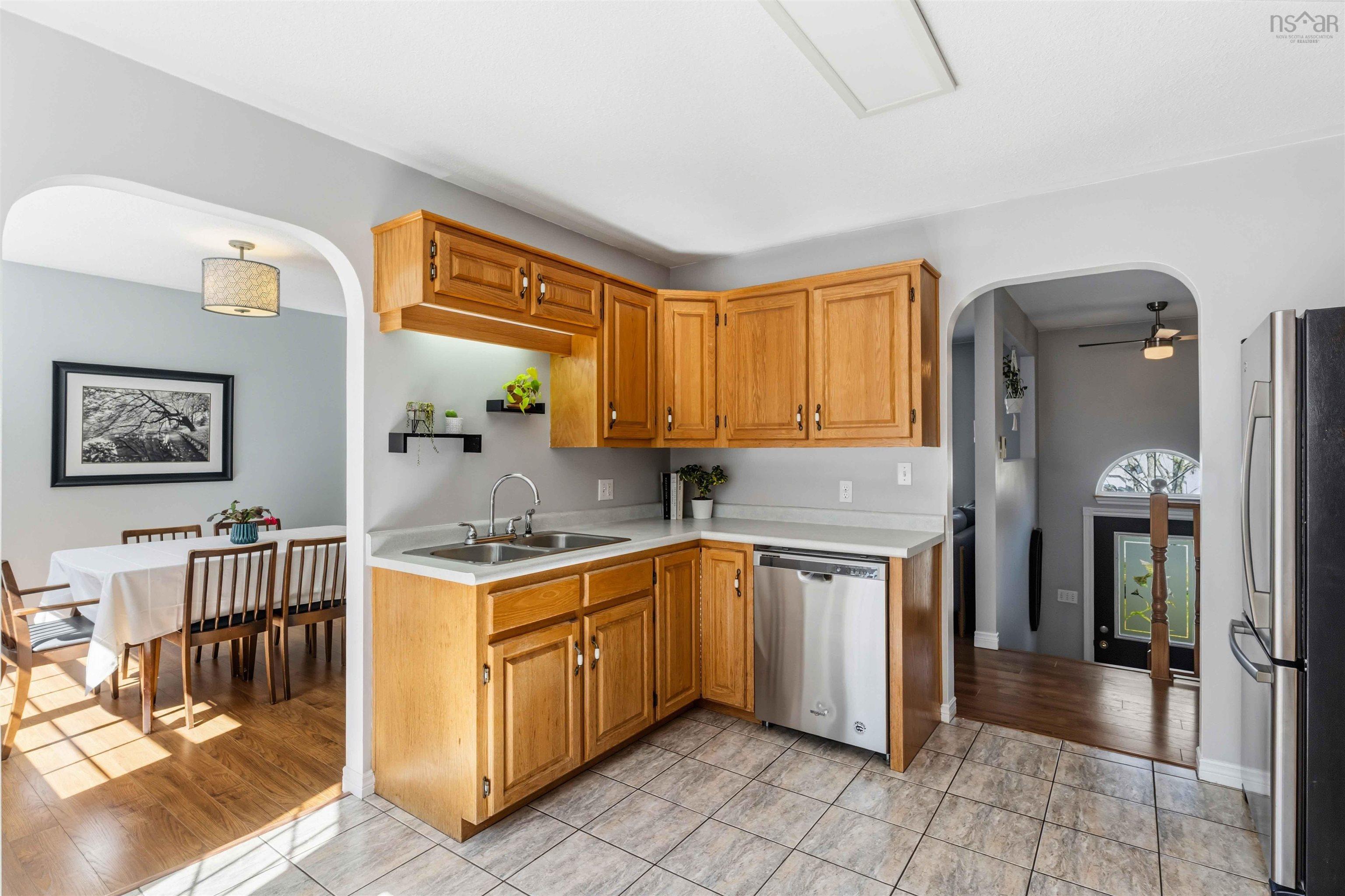 $490,000.00: 72 Adam Drive, South Farmington