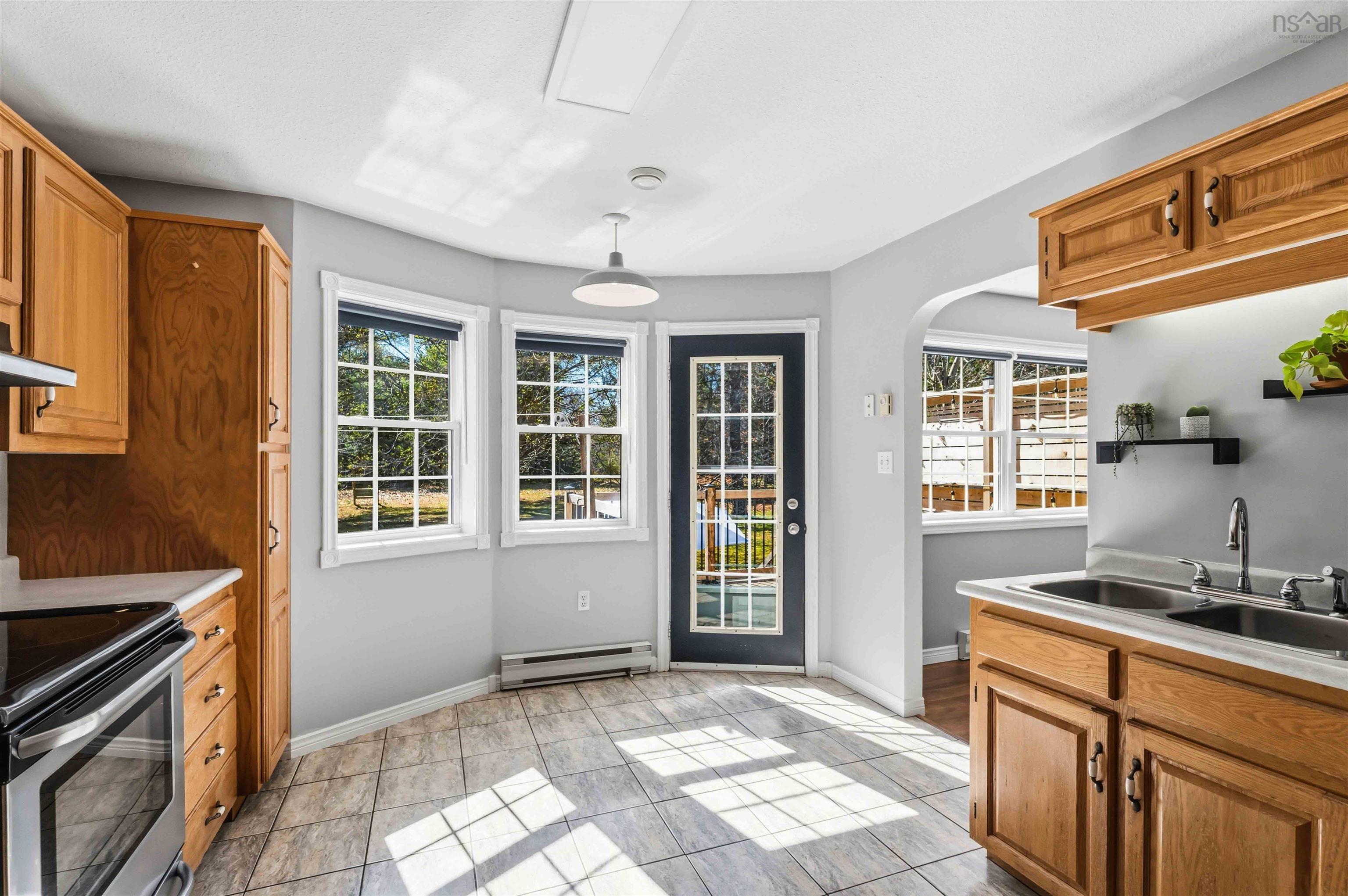 $490,000.00: 72 Adam Drive, South Farmington