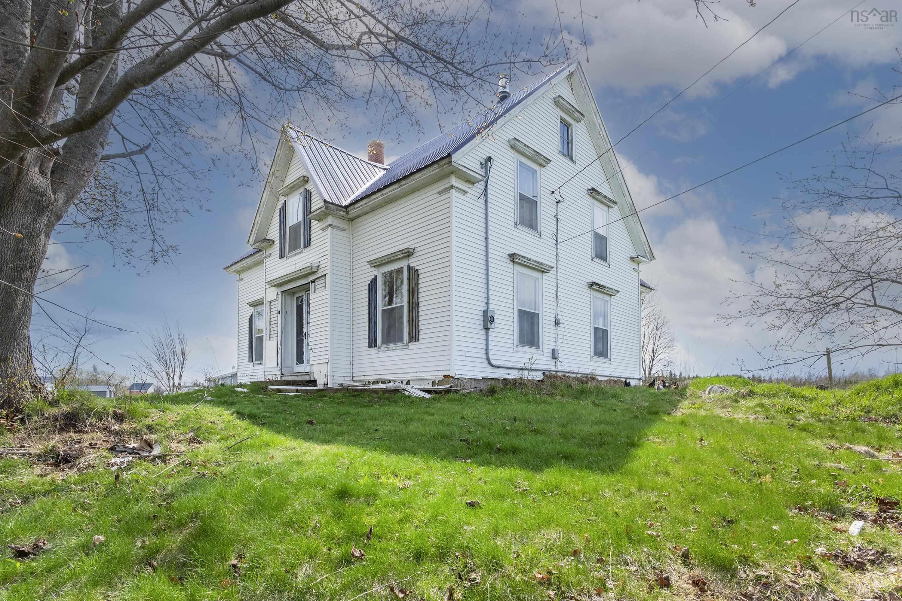 $199,900.00: 8499 Highway 1 Highway, Upper Granville