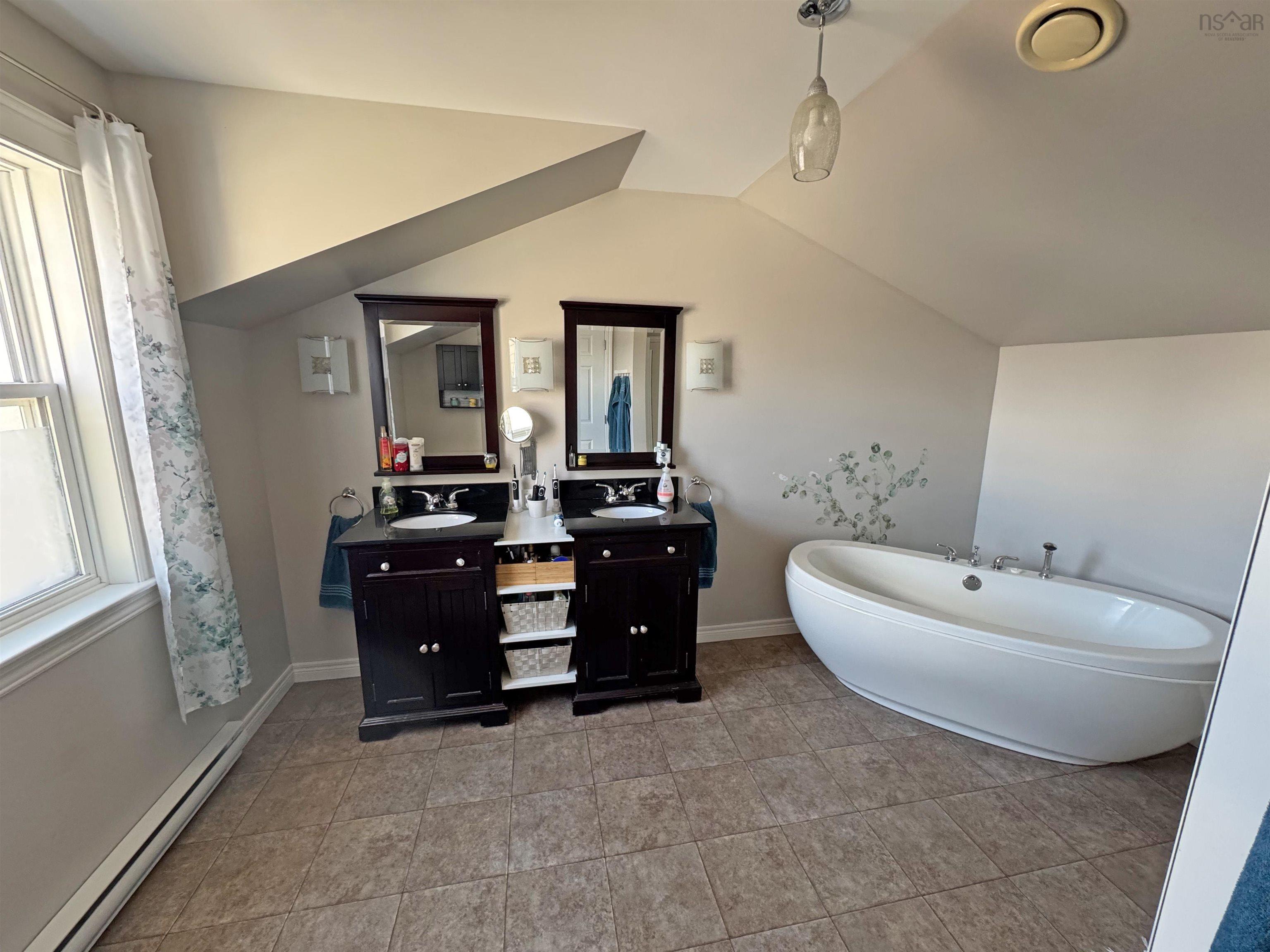 $750,000.00: 114-116 Scotts Drive, Summerville