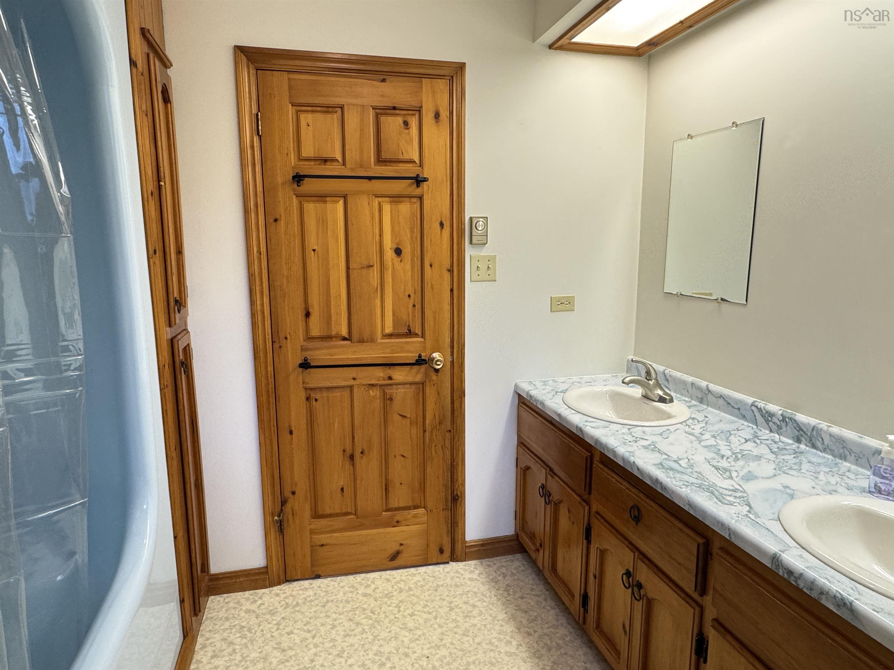 $425,000.00: 367 East Torbrook Road, South Tremont