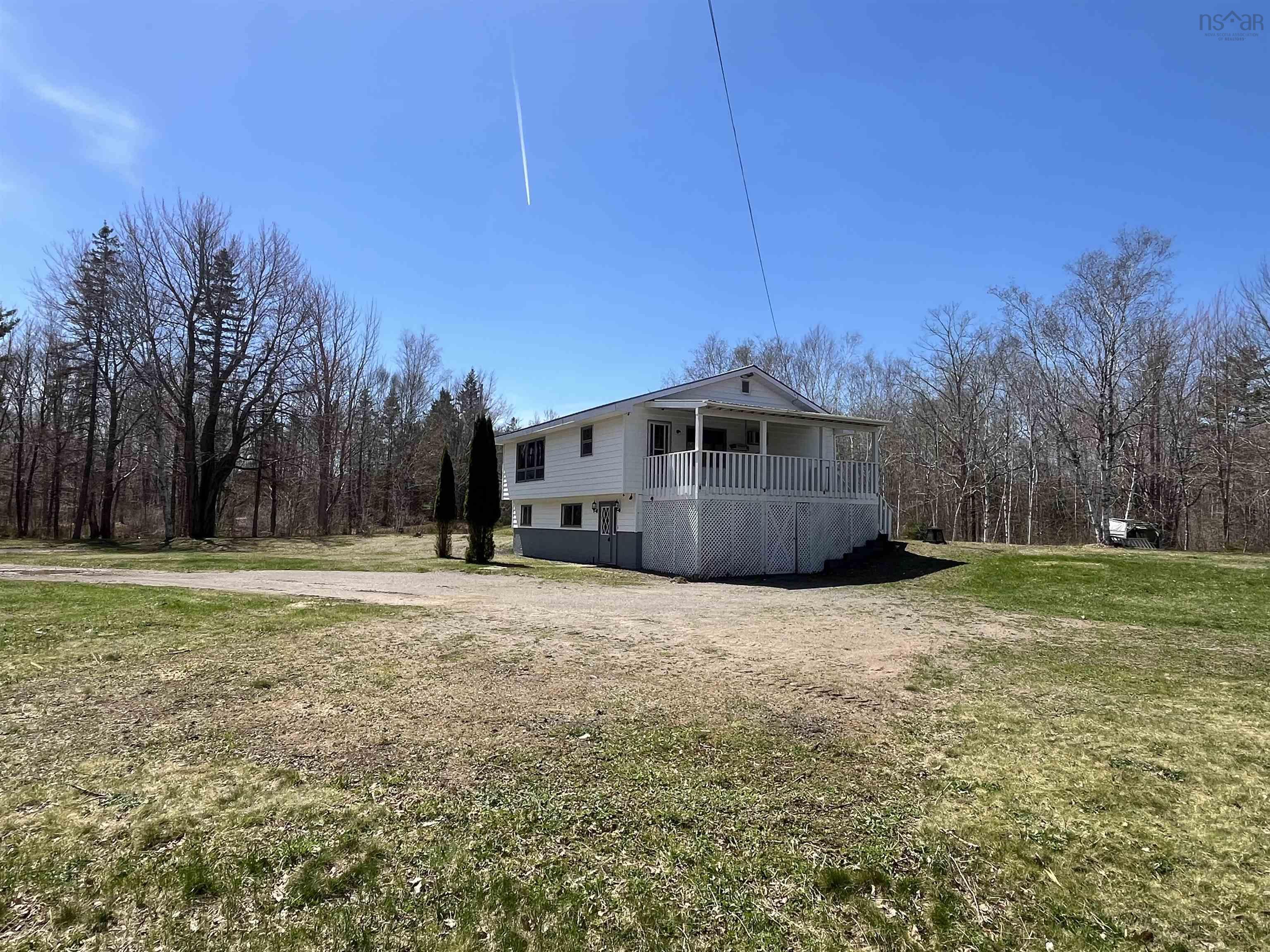 $425,000.00: 367 East Torbrook Road, South Tremont