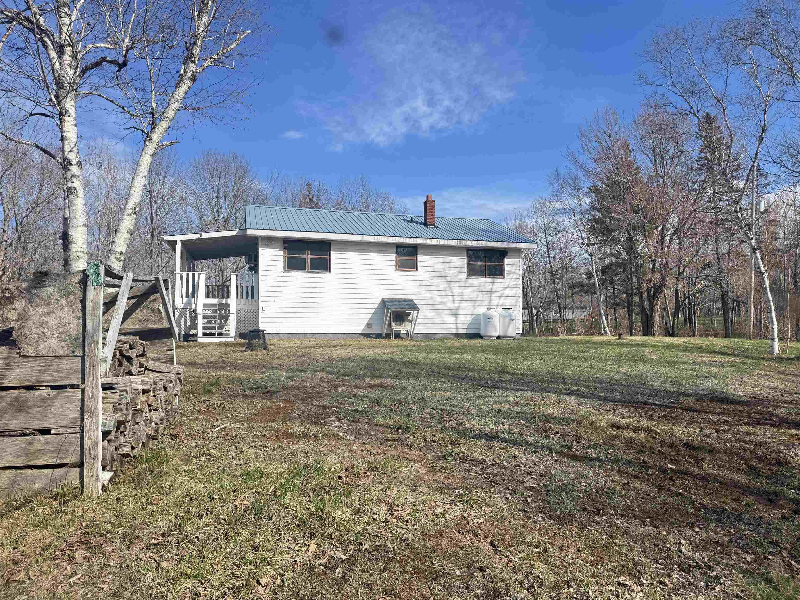 $425,000.00: 367 East Torbrook Road, South Tremont