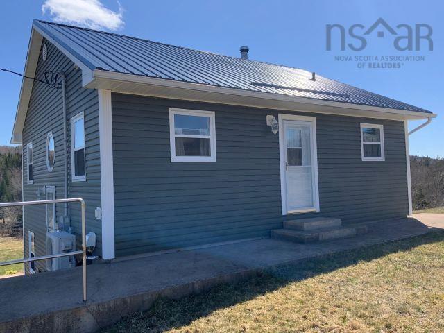 $349,000.00: 5978 South River Lake Road Highway, Roachvale