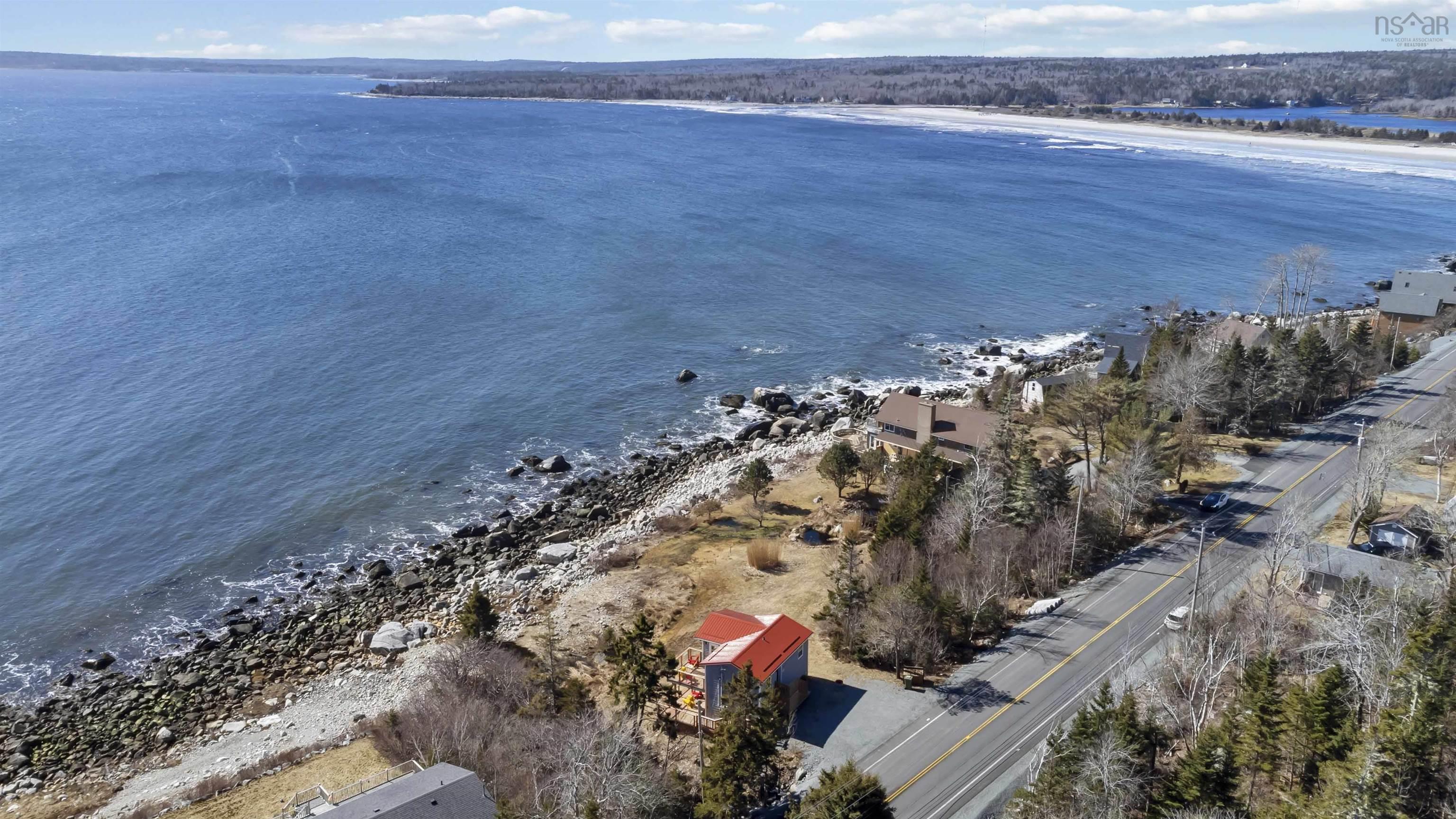 $525,000.00: 7371 Highway 3, Summerville Centre