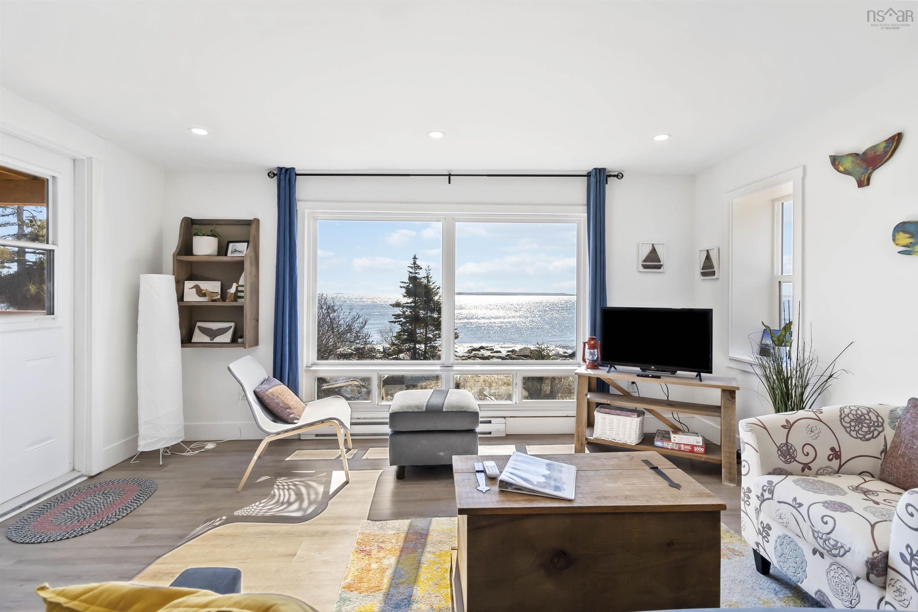 $525,000.00: 7371 Highway 3, Summerville Centre