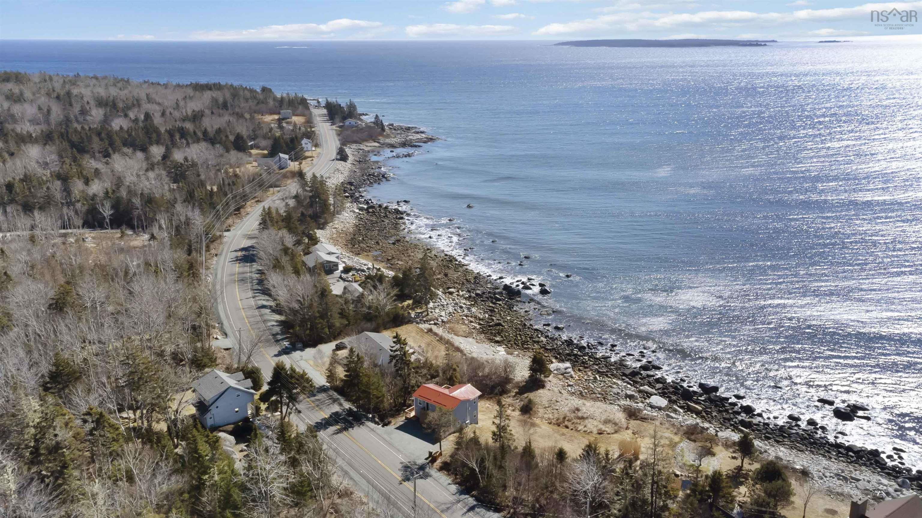$525,000.00: 7371 Highway 3, Summerville Centre