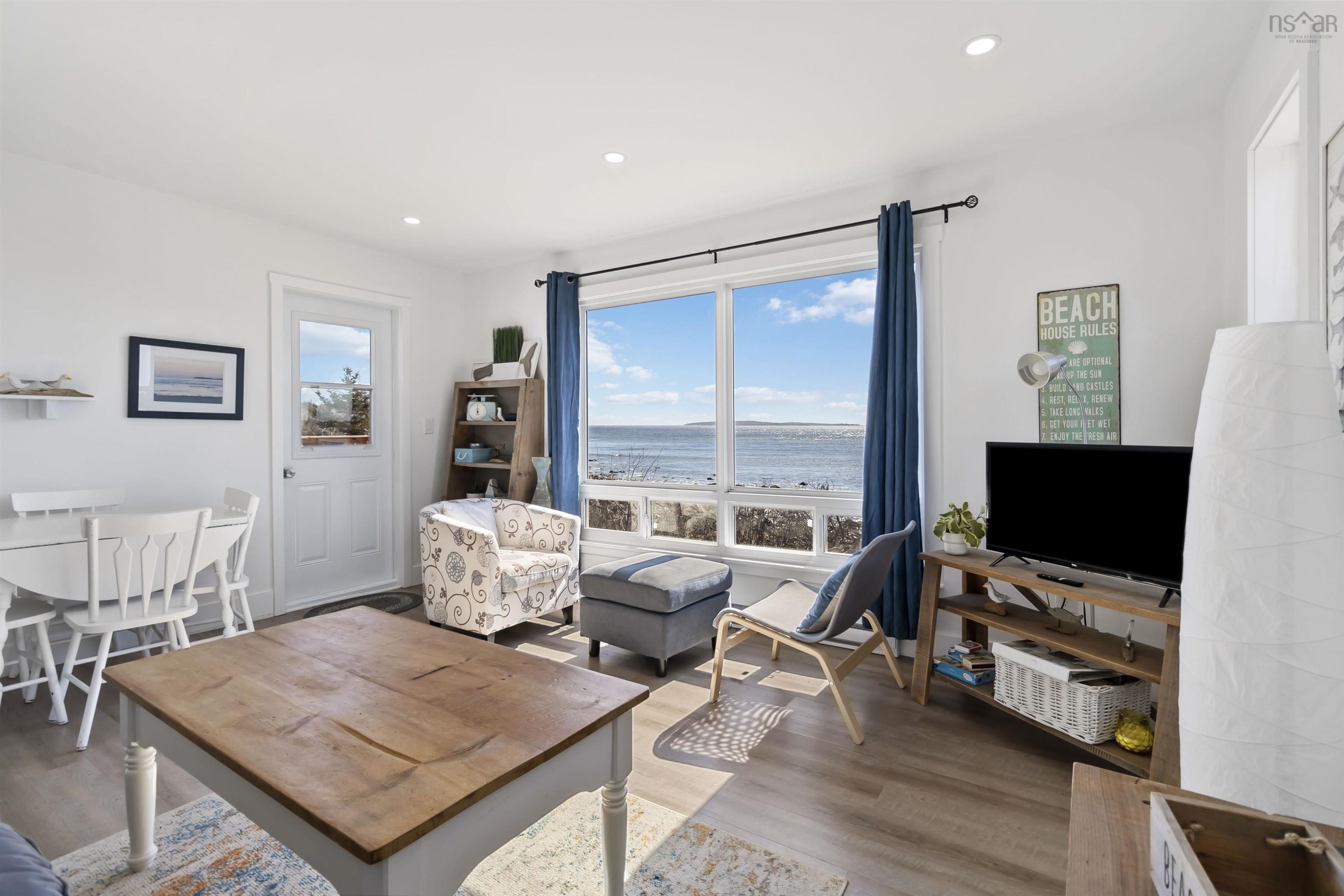 $525,000.00: 7371 Highway 3, Summerville Centre