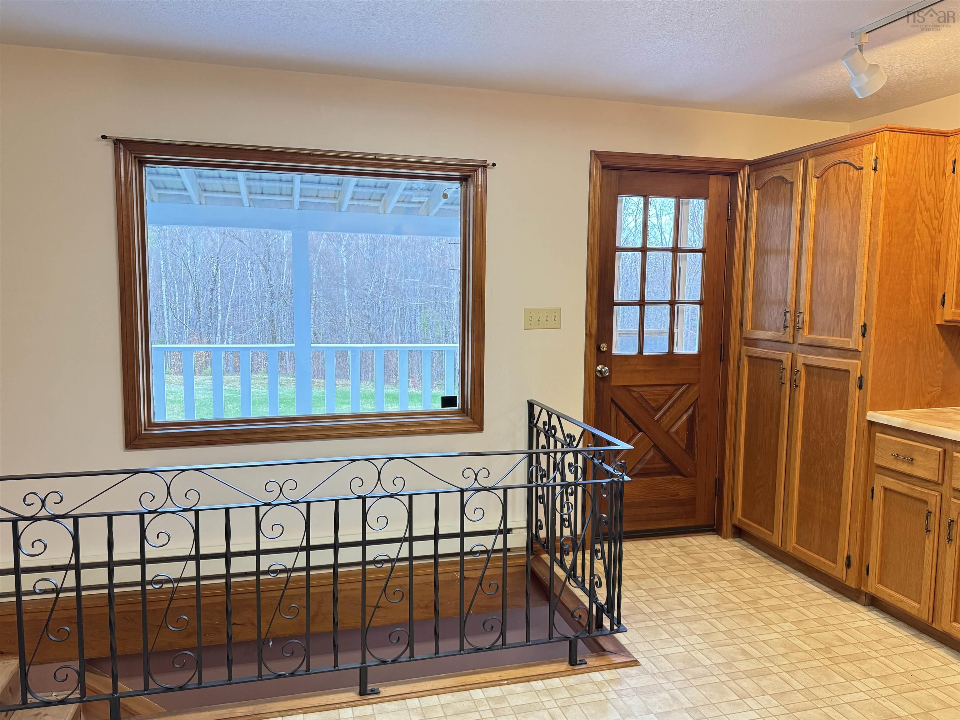 $399,000.00: 367 East Torbrook Road, South Tremont