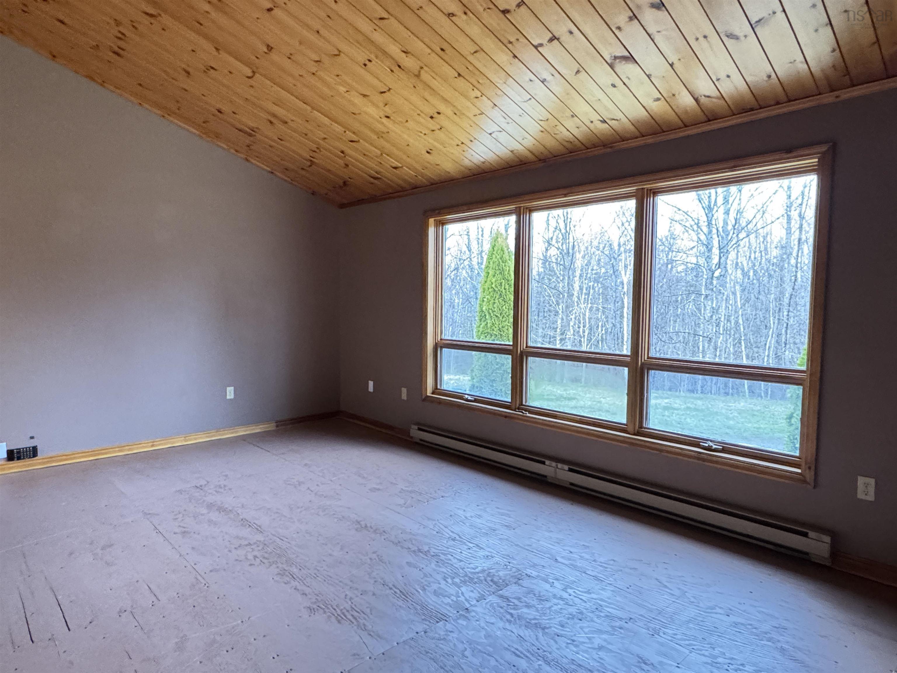 $399,000.00: 367 East Torbrook Road, South Tremont