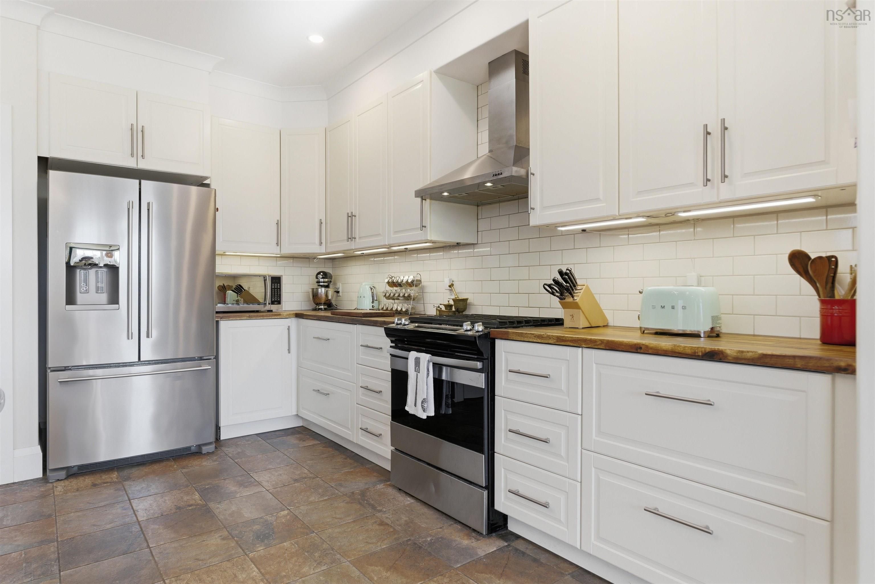 $989,000.00: 437 Mount Pleasant Road, Mount Pleasant