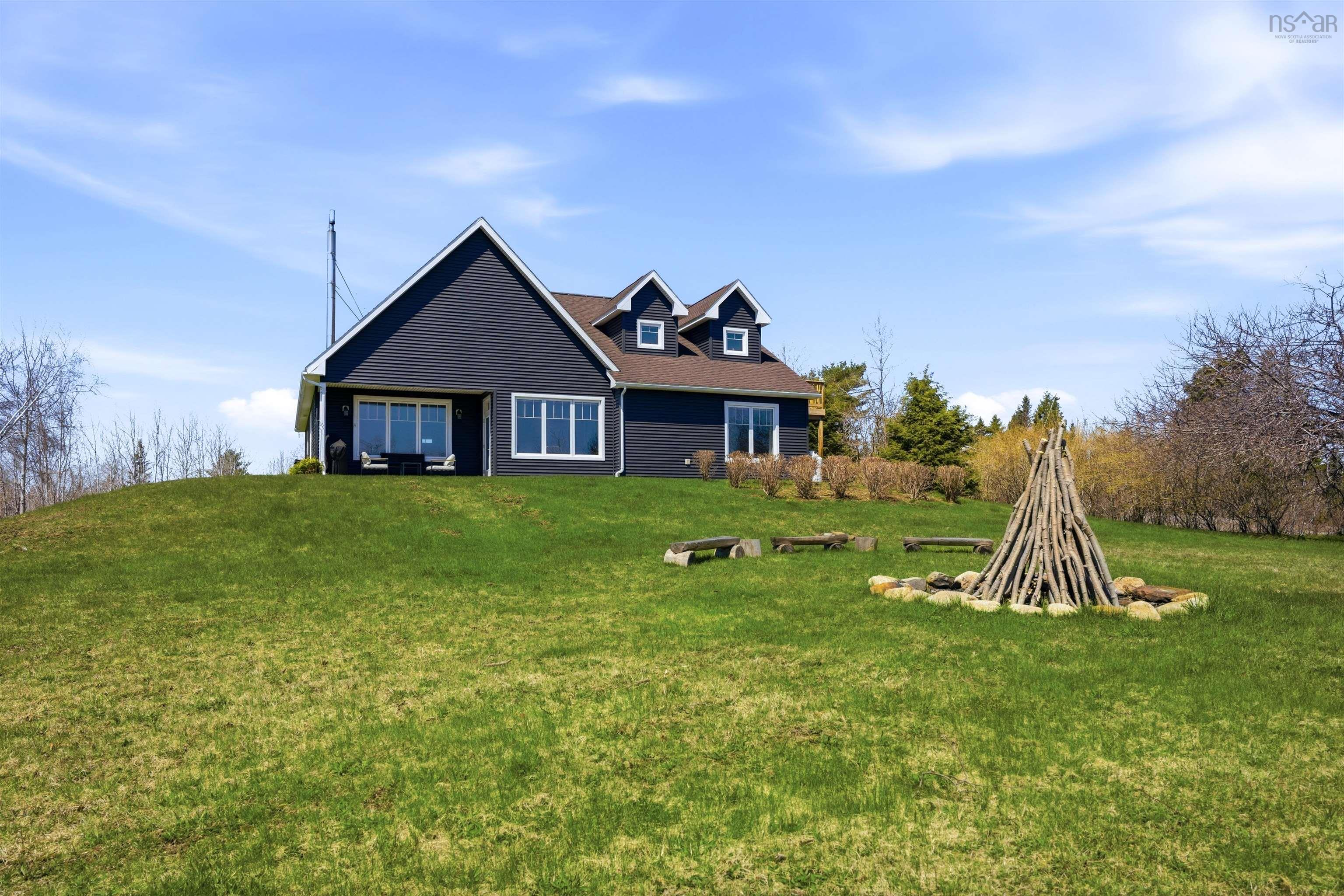 $989,000.00: 437 Mount Pleasant Road, Mount Pleasant
