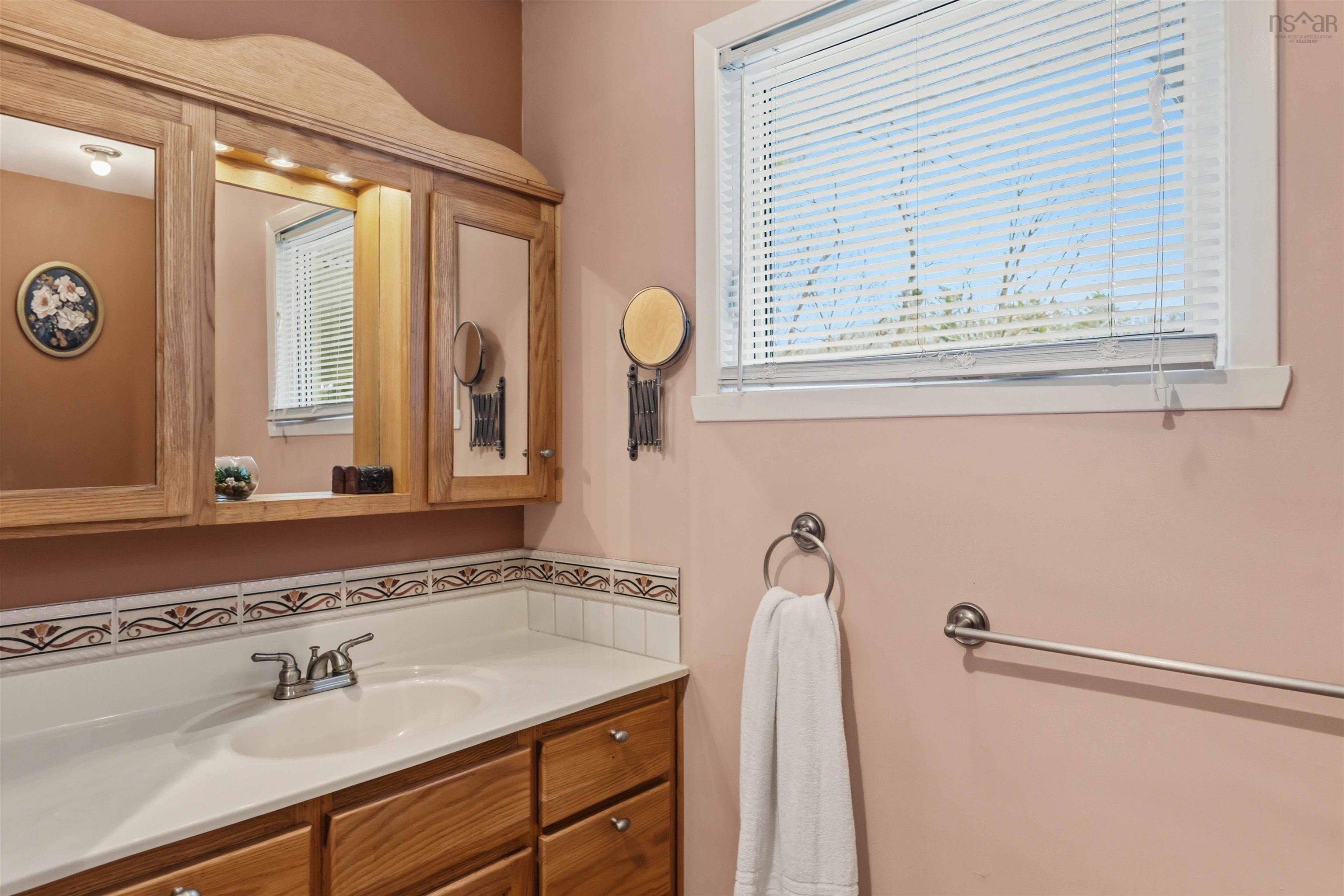 $429,988.00: 432 Hall Road, South Greenwood