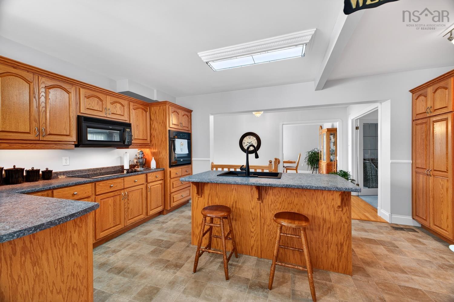 $498,400.00: 489 SALMON RIVER Road, Valley