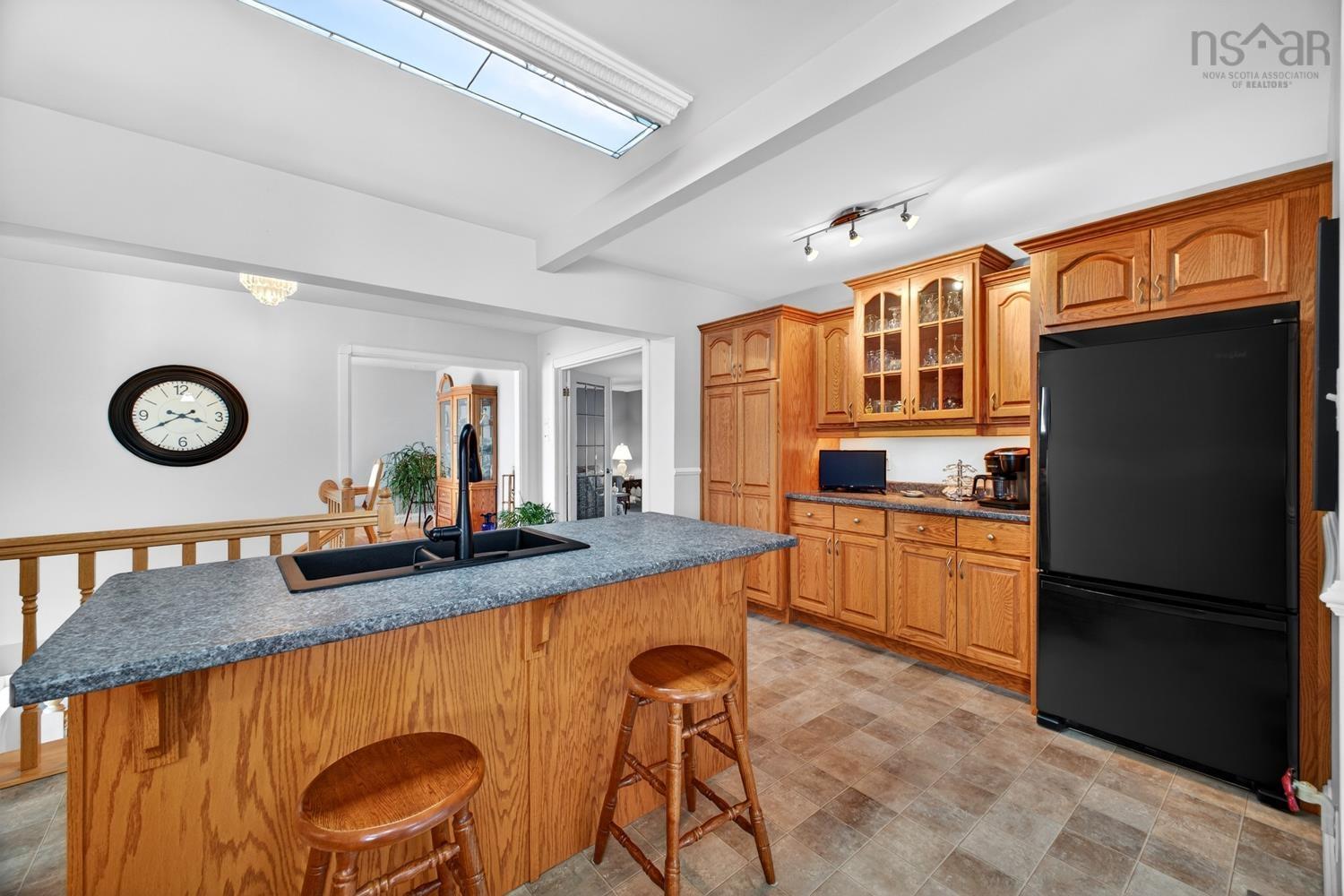 $498,400.00: 489 SALMON RIVER Road, Valley