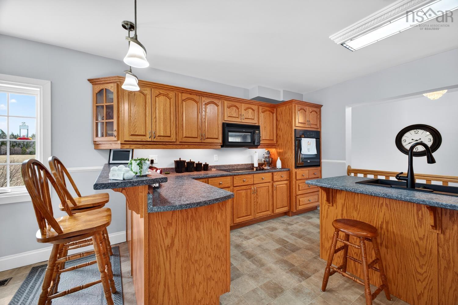 $498,400.00: 489 SALMON RIVER Road, Valley