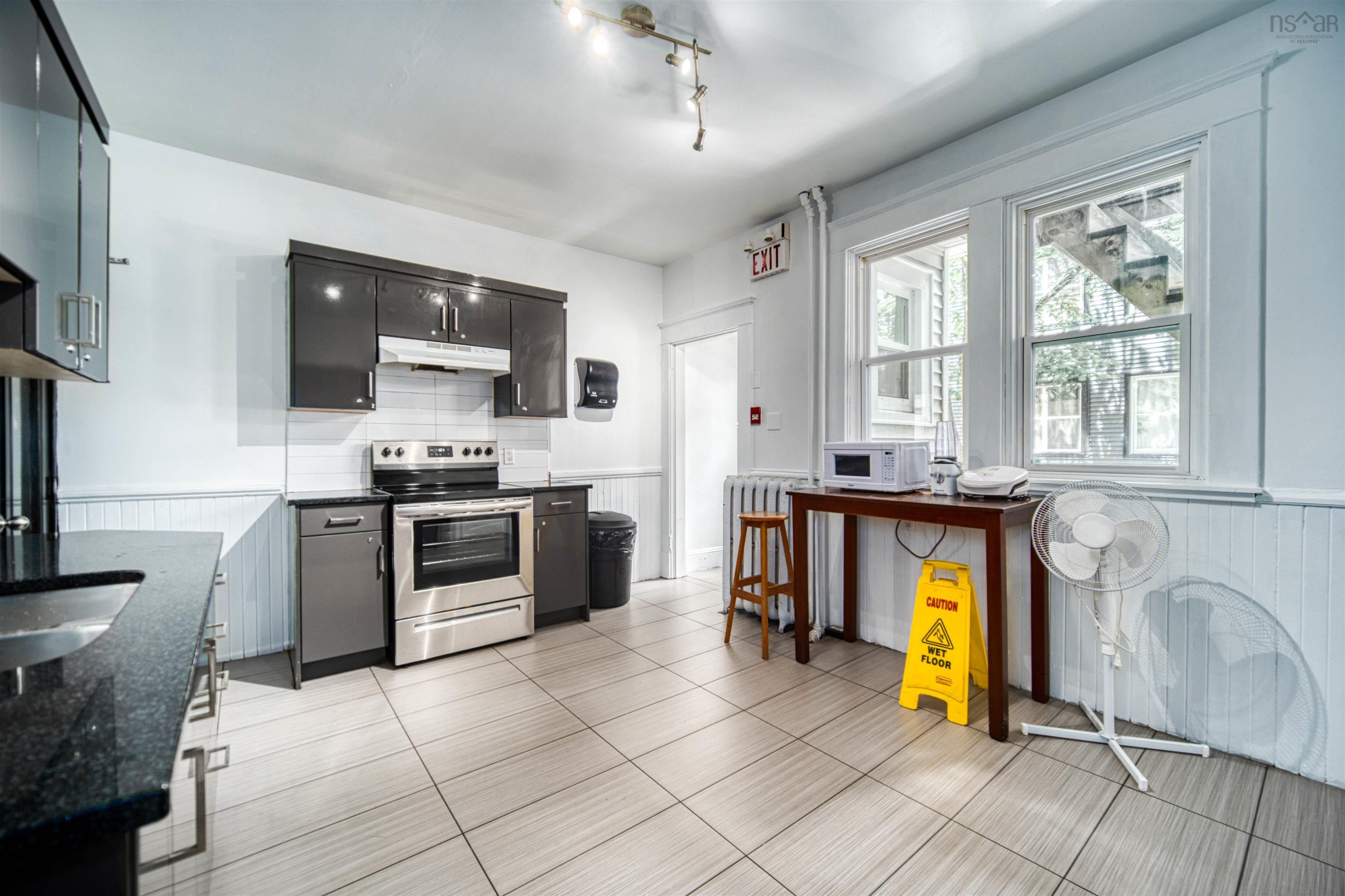 $6,600,000.00: 6033 South Street, Halifax Peninsula