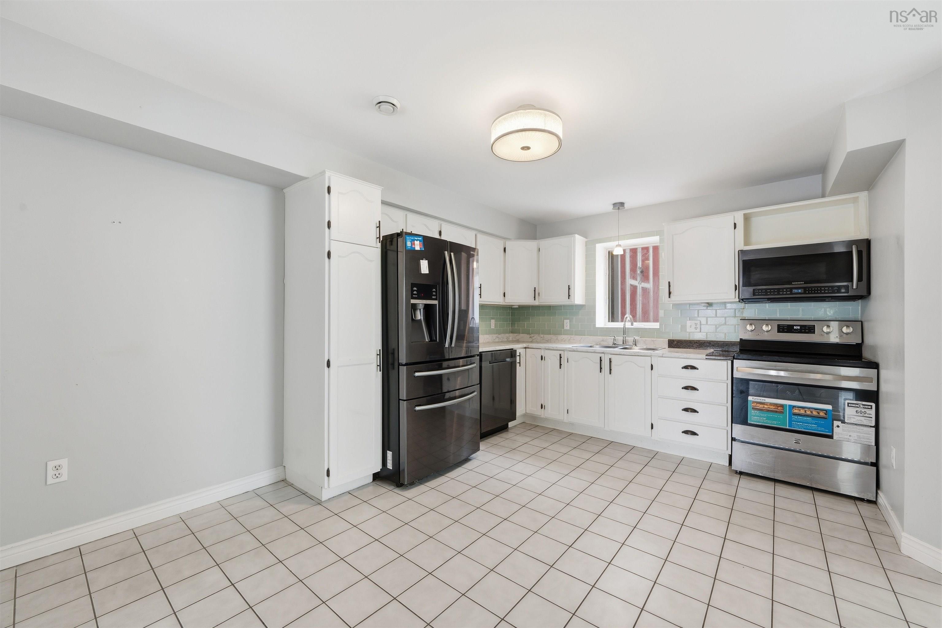 $499,900.00: 40 Amin Street, Bedford