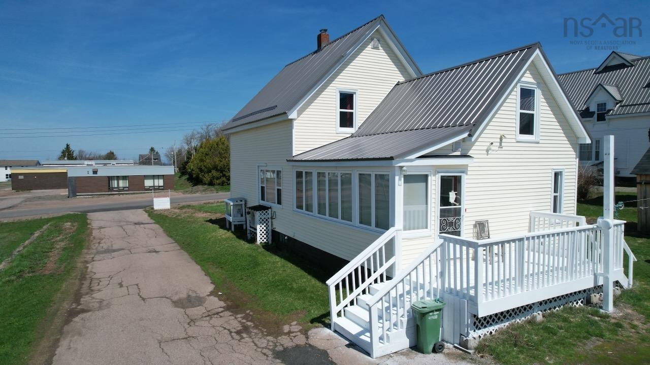 $279,000.00: 81 Queen Street, Springhill