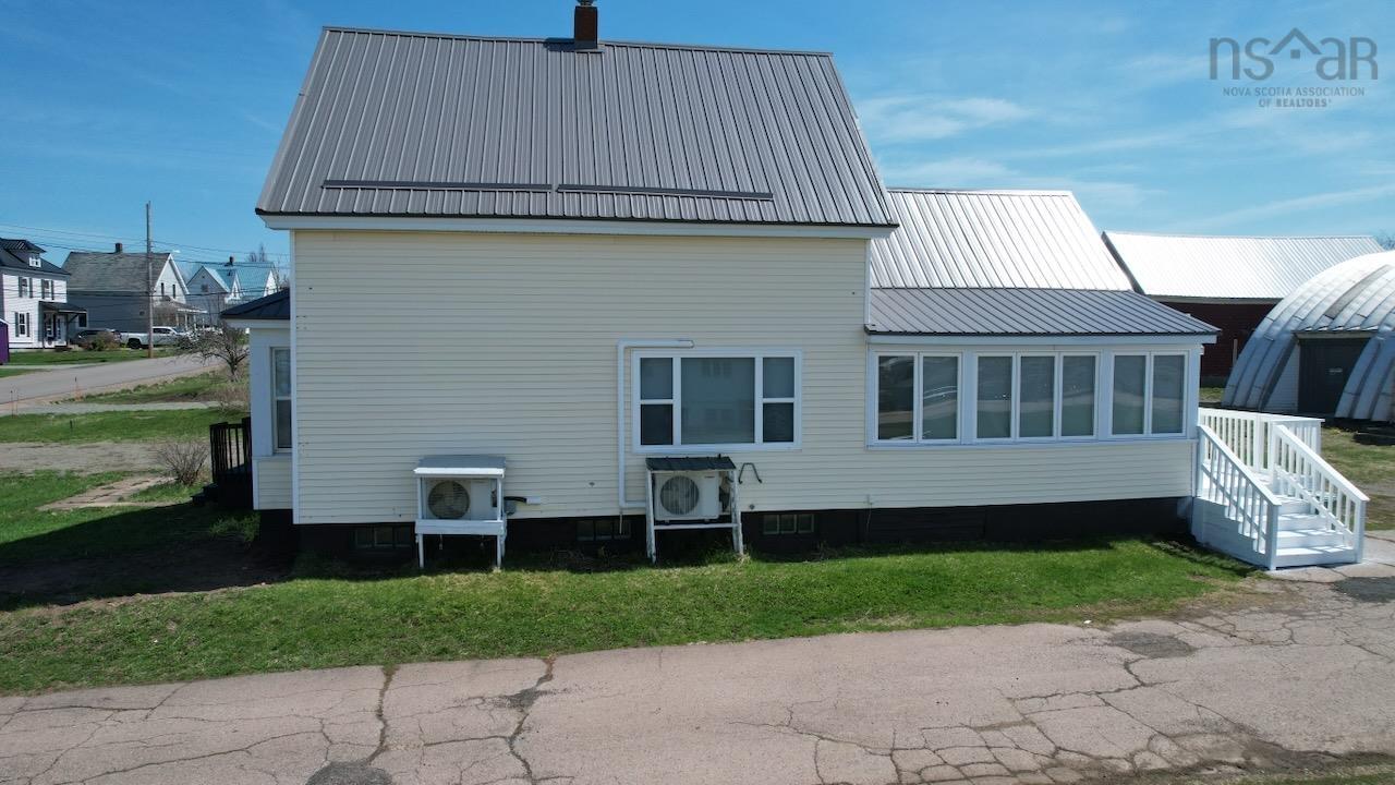 $279,000.00: 81 Queen Street, Springhill