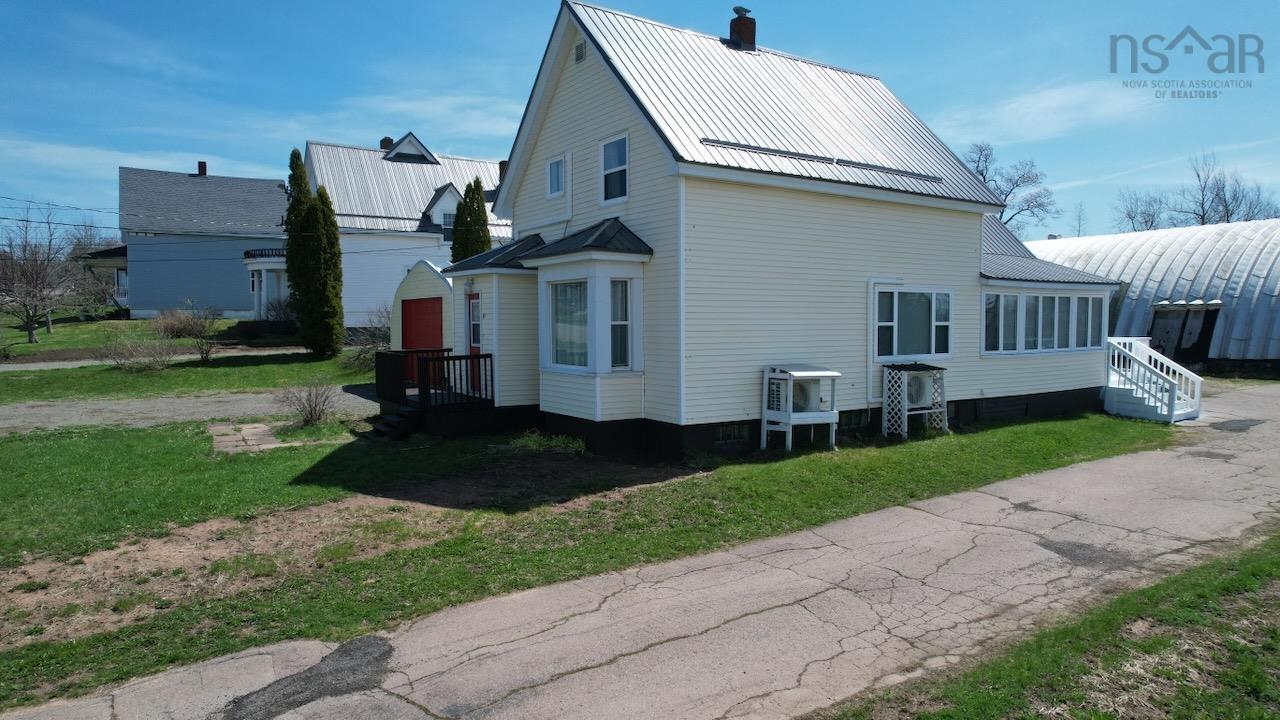$279,000.00: 81 Queen Street, Springhill
