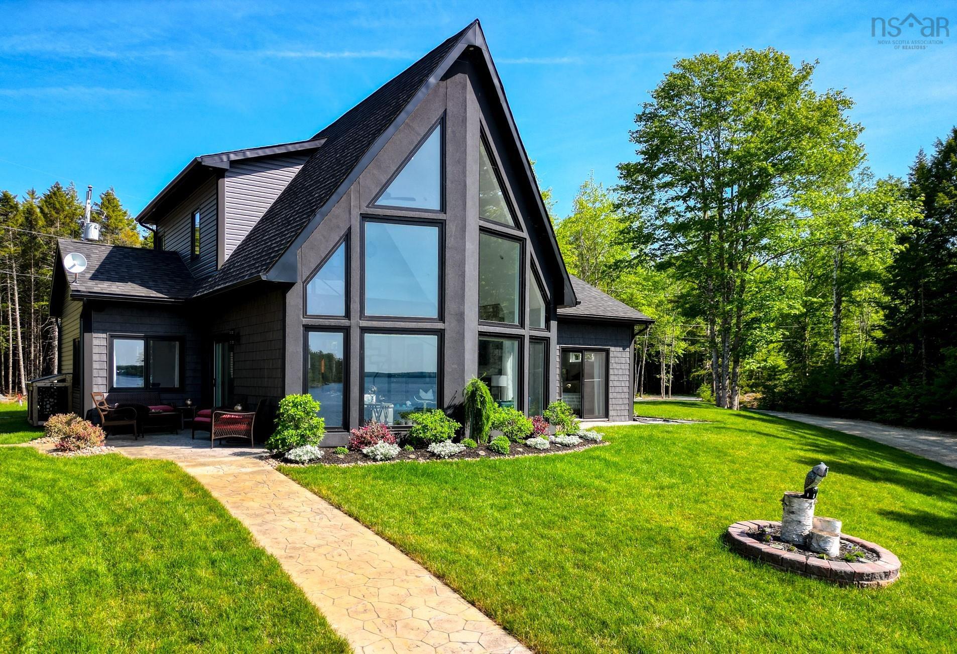 $1,295,000.00: 230 Joudrey Lane, Sweetland