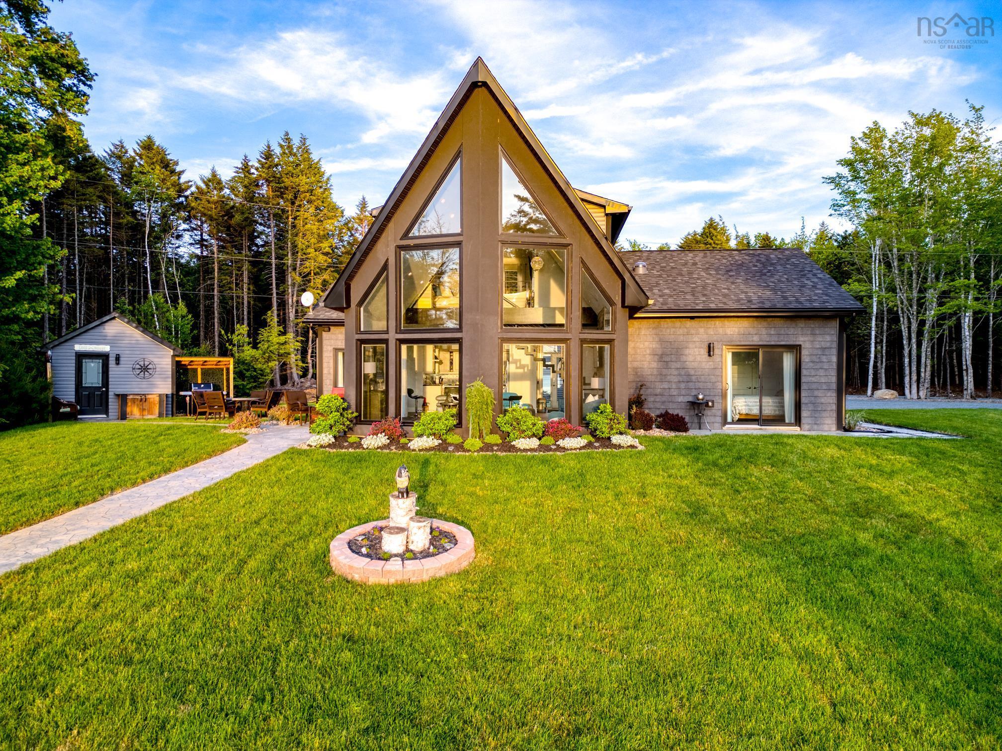 $1,295,000.00: 230 Joudrey Lane, Sweetland