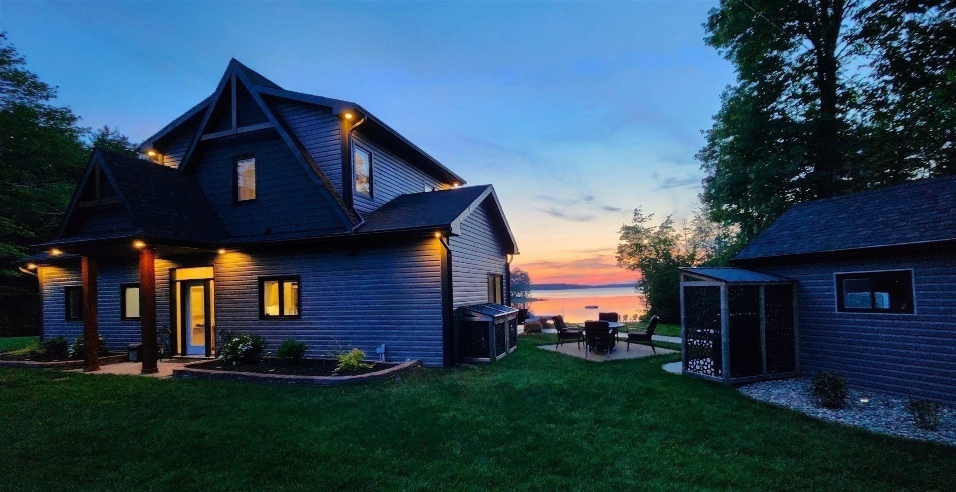 $1,295,000.00: 230 Joudrey Lane, Sweetland