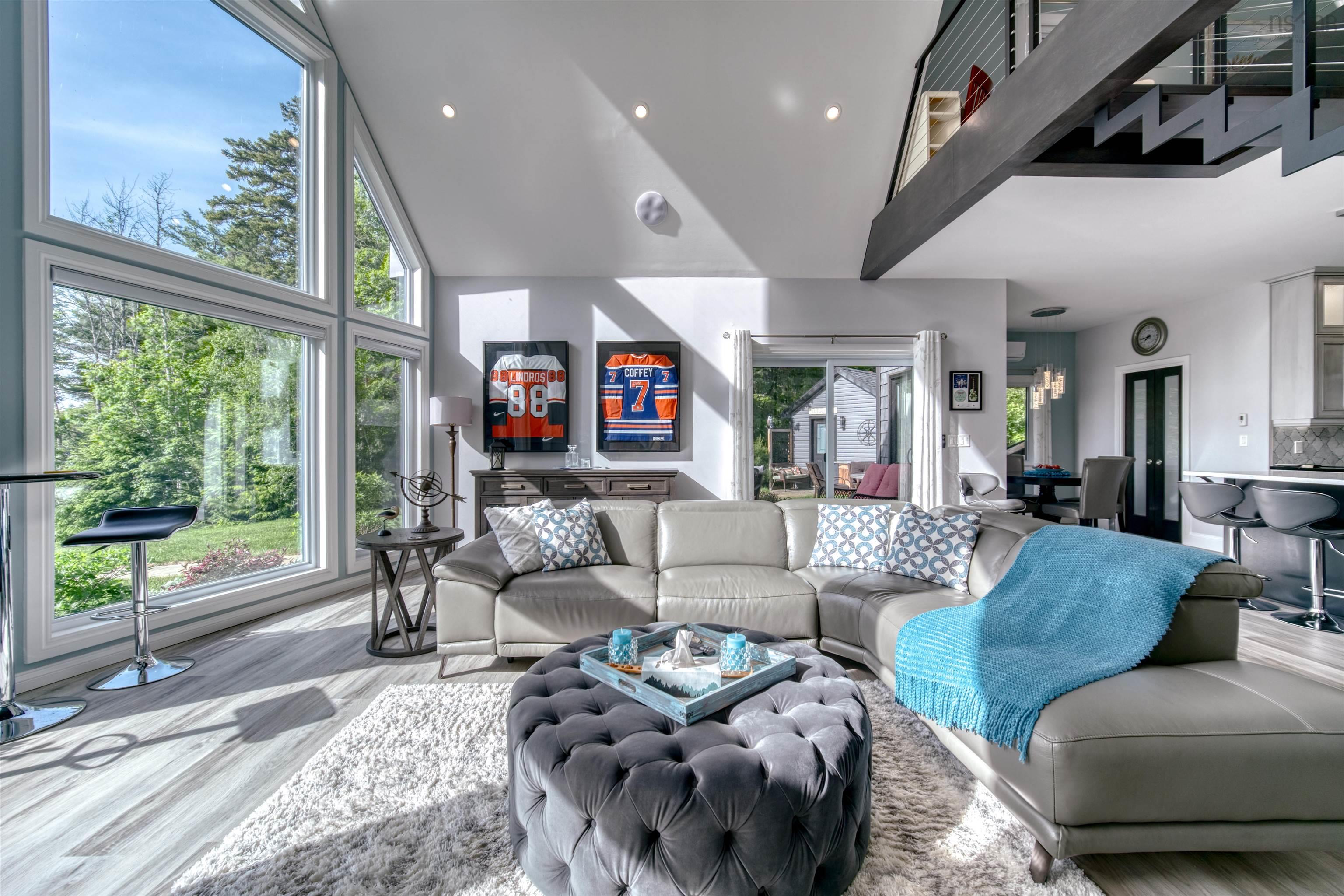 $1,295,000.00: 230 Joudrey Lane, Sweetland
