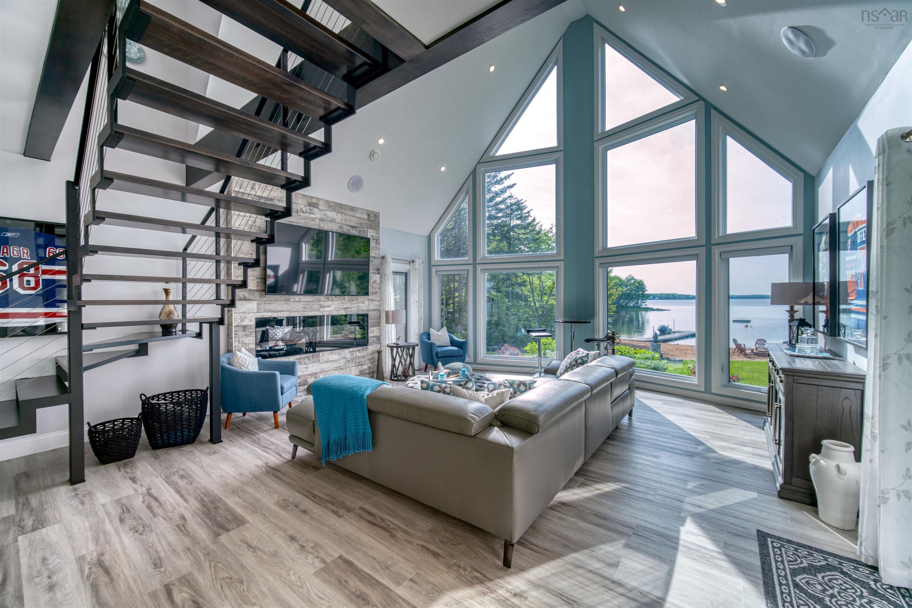 $1,295,000.00: 230 Joudrey Lane, Sweetland
