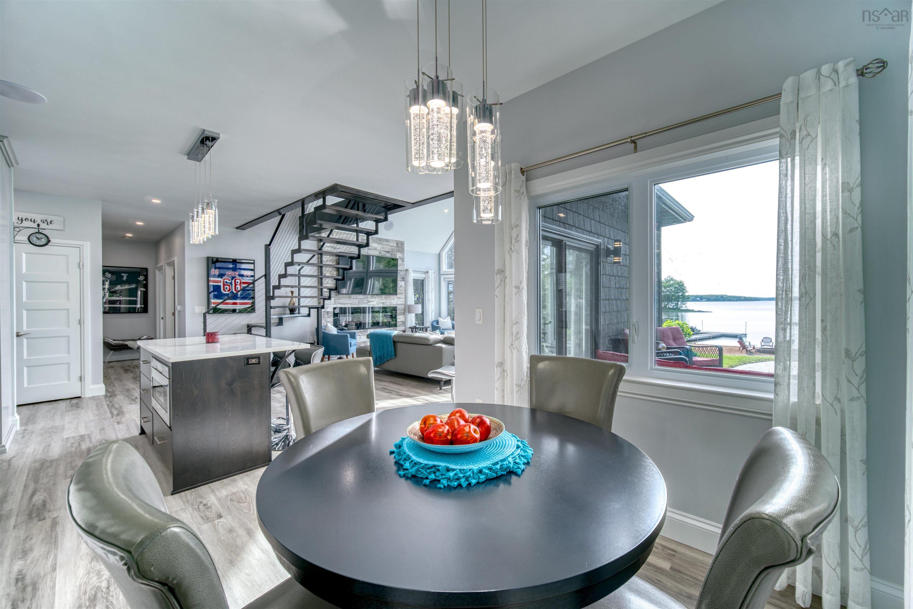 $1,295,000.00: 230 Joudrey Lane, Sweetland