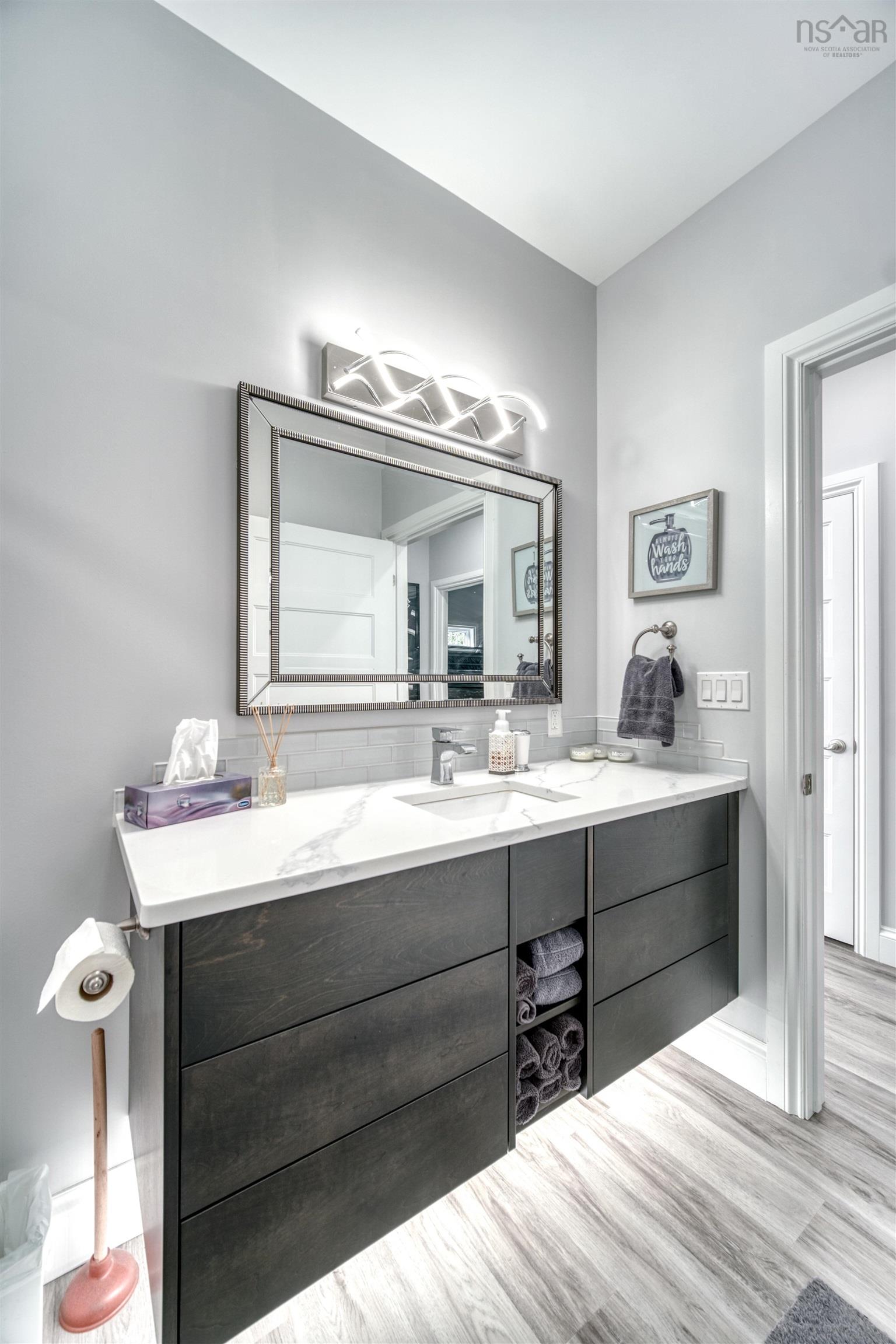 $1,295,000.00: 230 Joudrey Lane, Sweetland