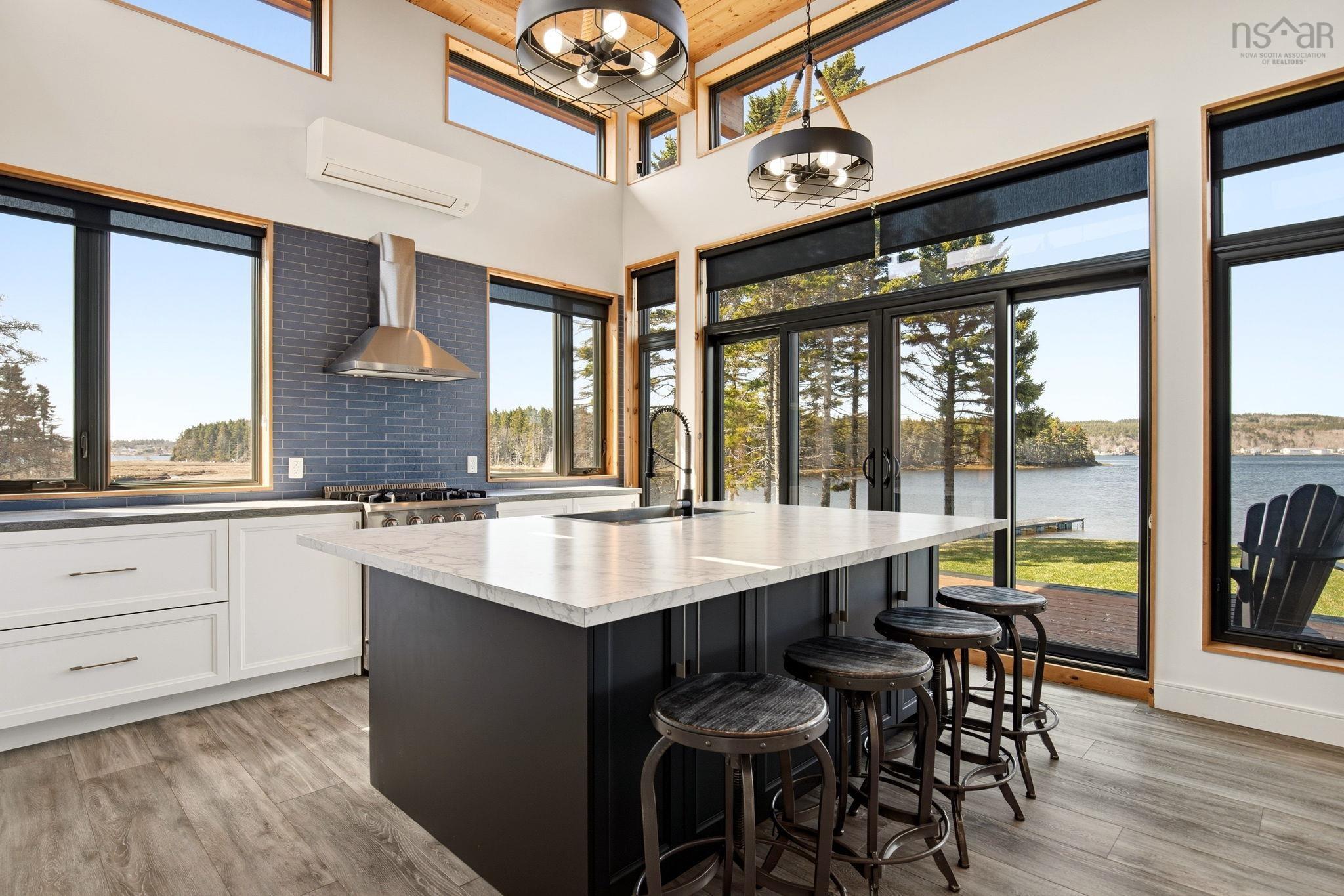 $1,500,000.00: 4125 332 Highway, East Lahave