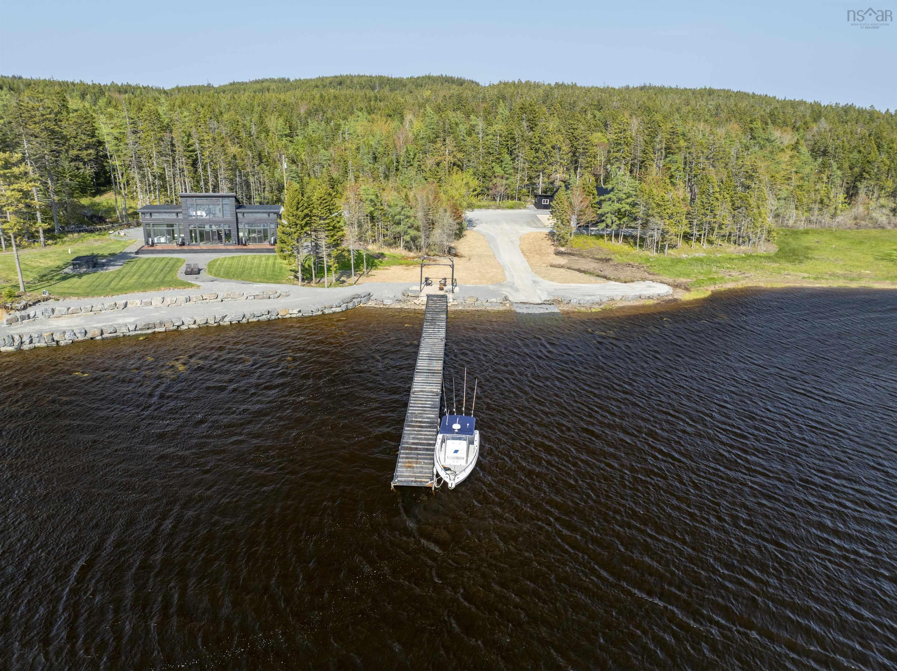 $1,500,000.00: 4125 332 Highway, East Lahave