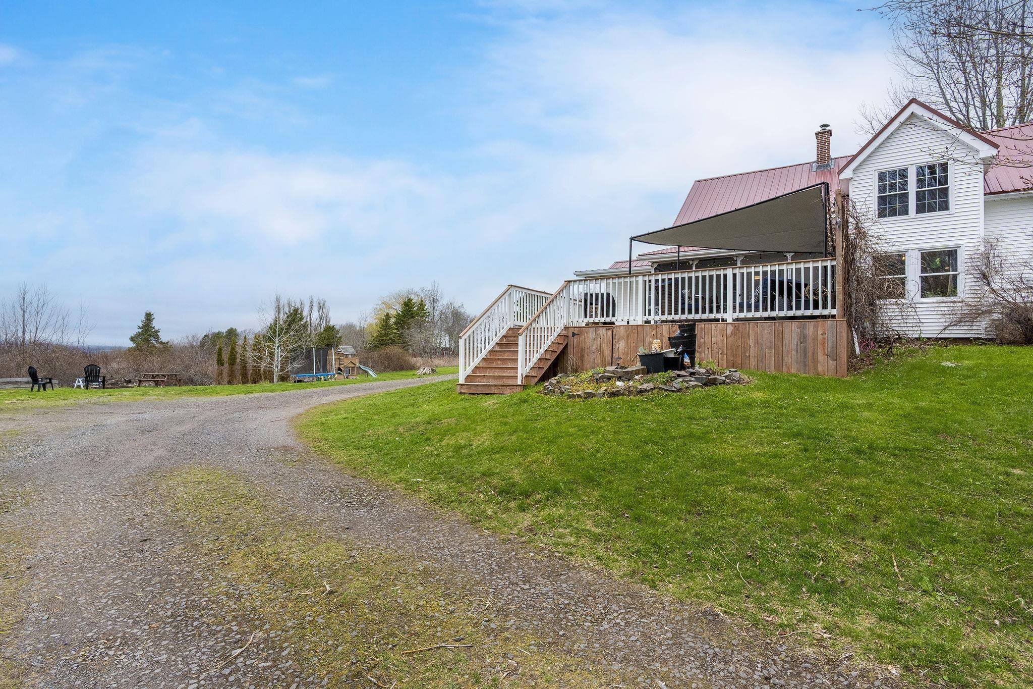 $470,000.00: 683 Messenger Road, Tremont