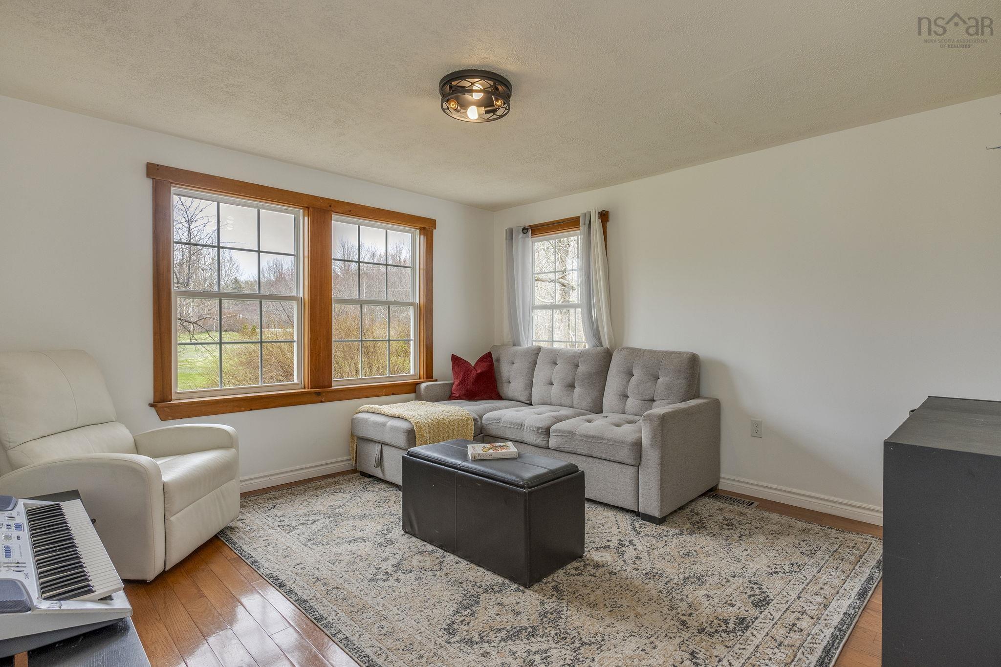$470,000.00: 683 Messenger Road, Tremont