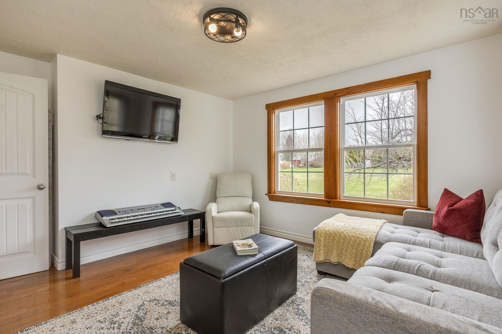 $470,000.00: 683 Messenger Road, Tremont