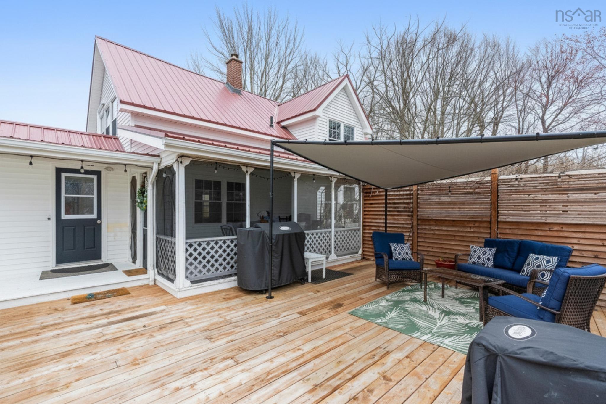 $470,000.00: 683 Messenger Road, Tremont