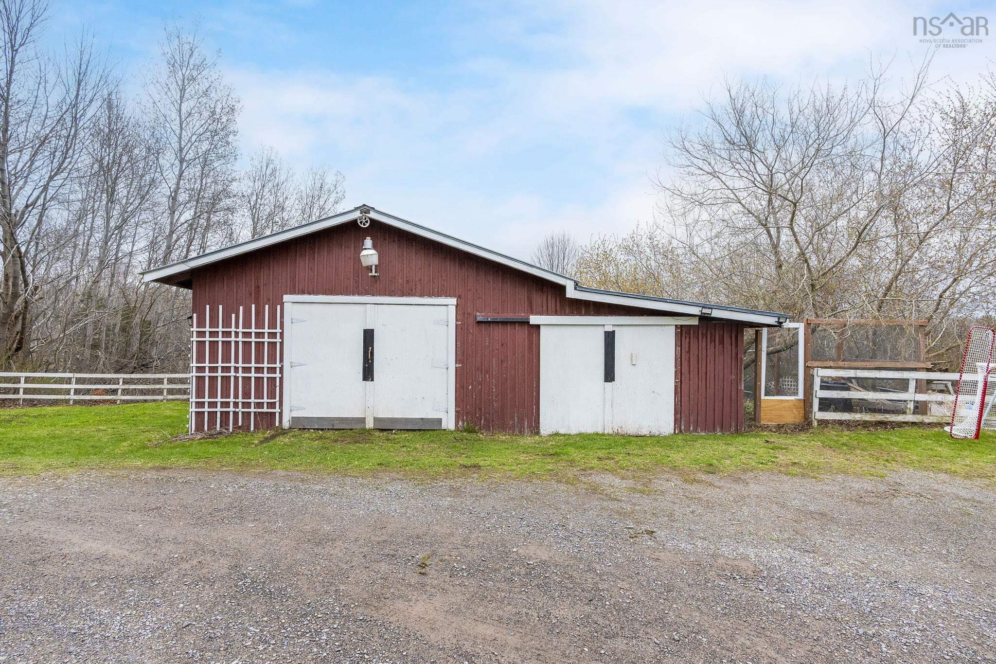 $470,000.00: 683 Messenger Road, Tremont