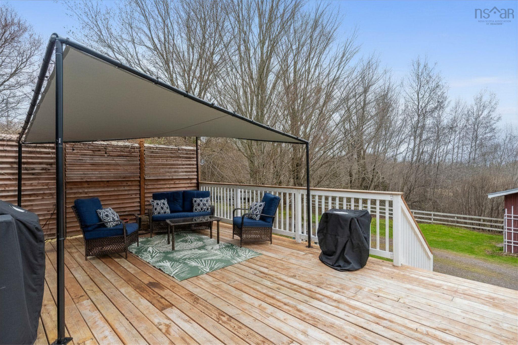 $470,000.00: 683 Messenger Road, Tremont