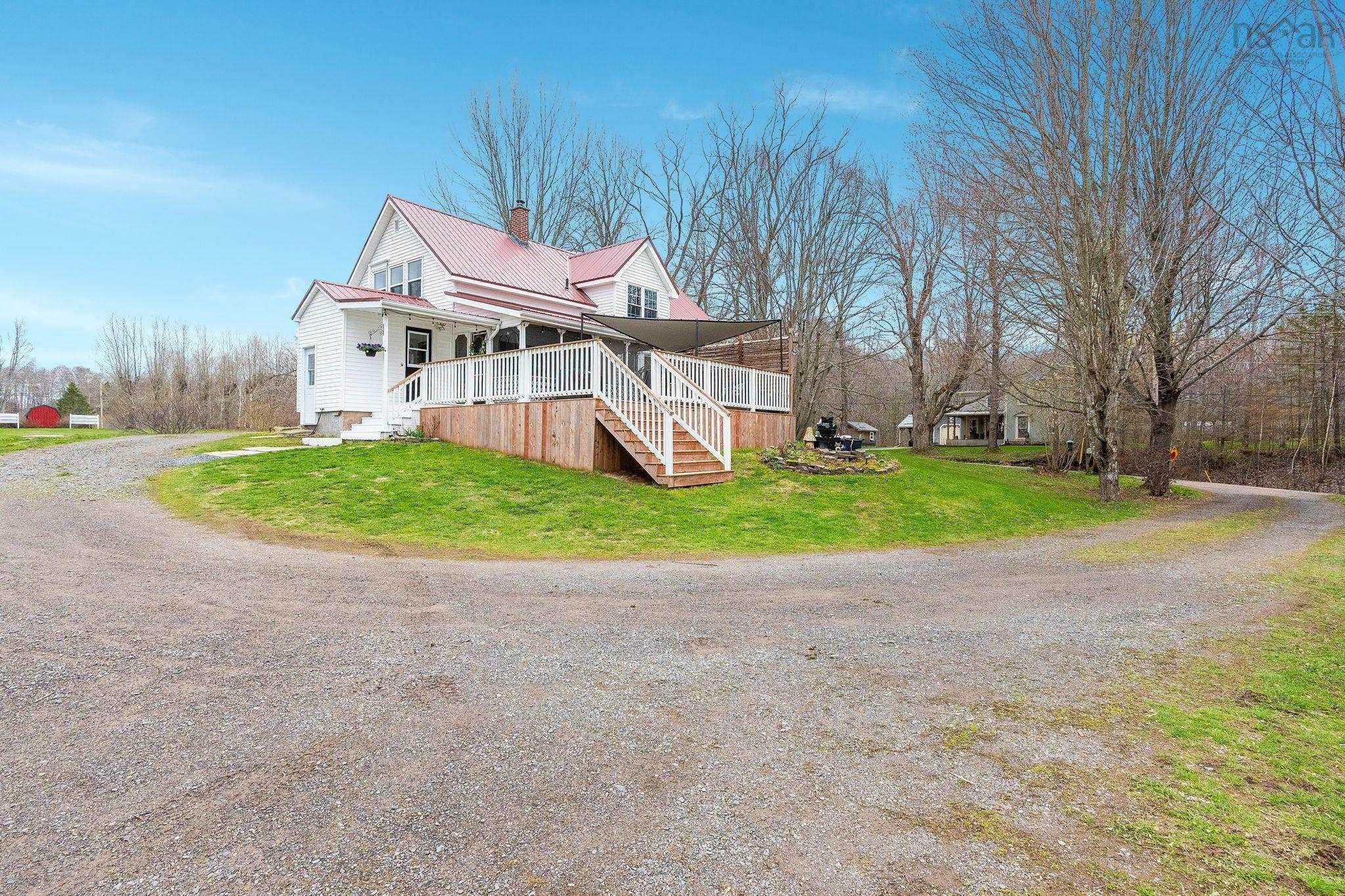 $470,000.00: 683 Messenger Road, Tremont
